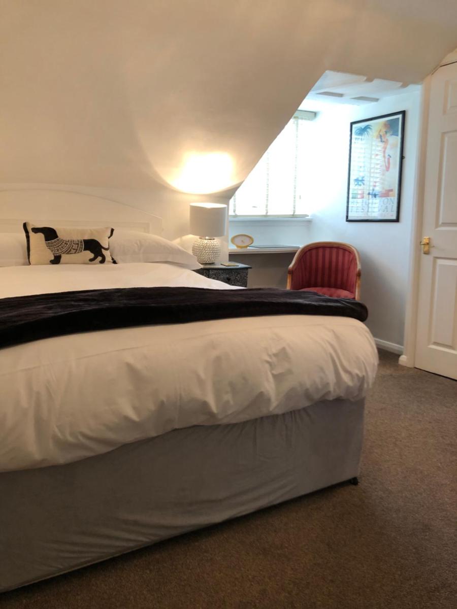 Standard King Room photo 3
