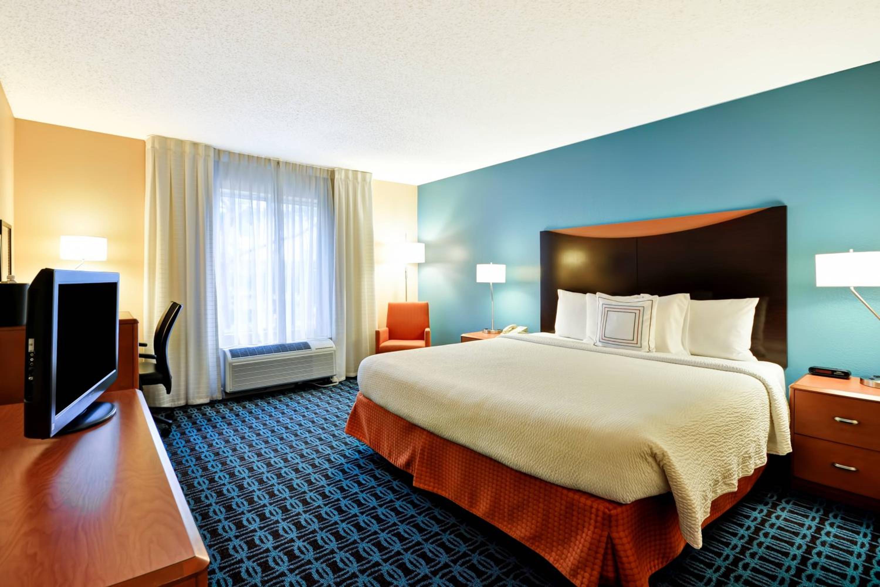 King Room with Roll-In Shower - Mobility Access/Hearing Accessible photo 1