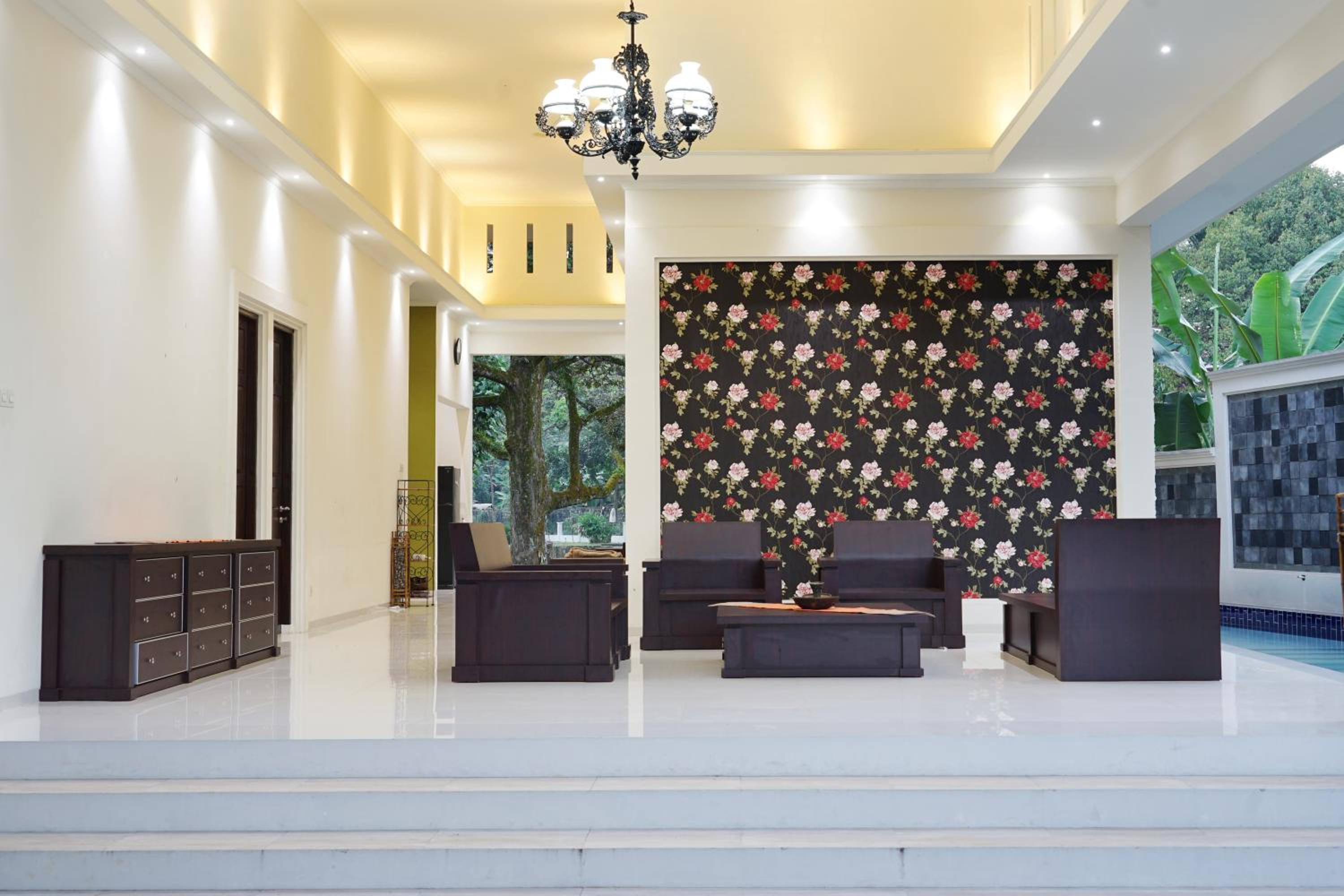 Three-Bedroom Villa - Photo 7