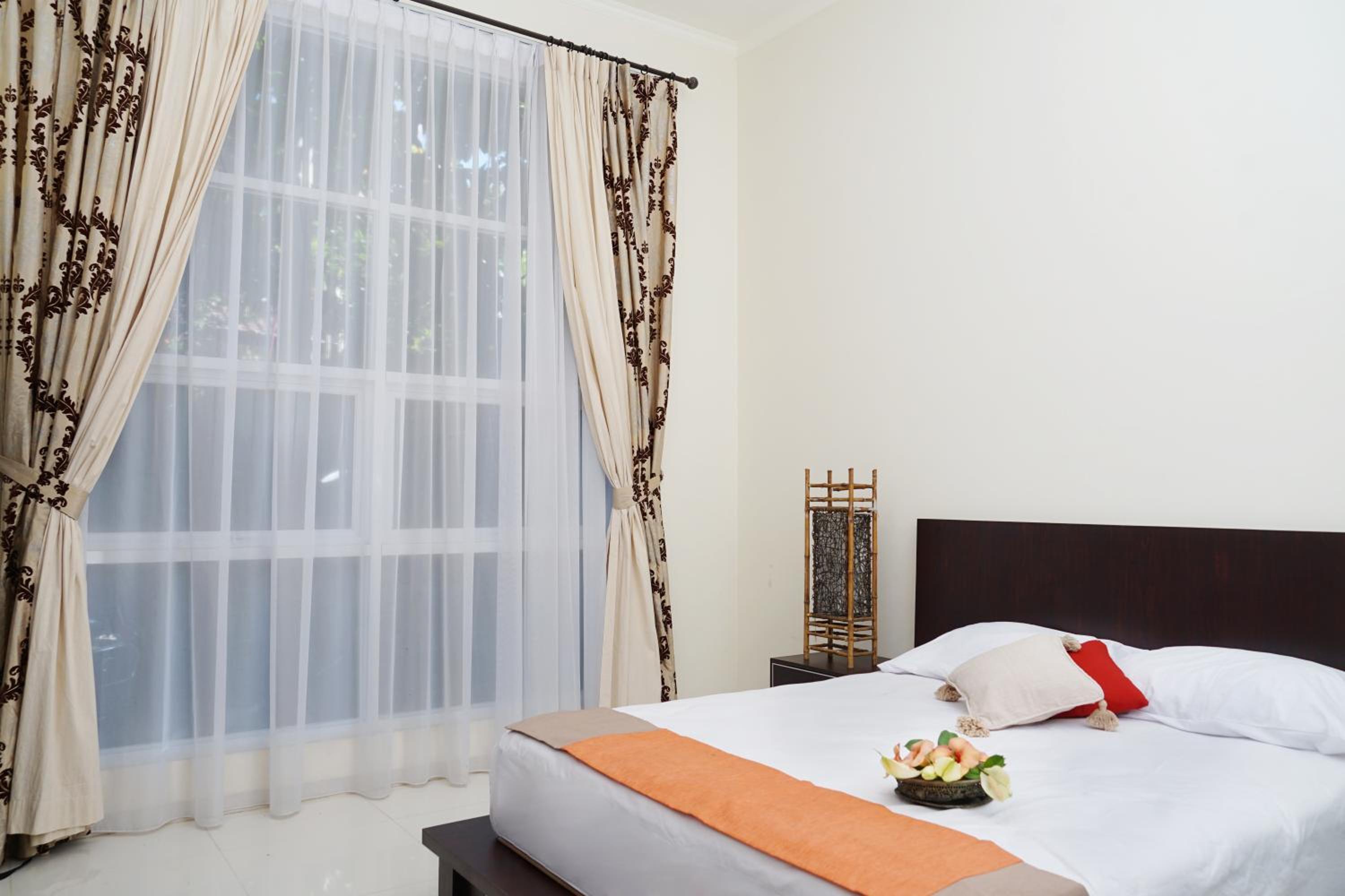 Three-Bedroom Villa - Photo 1