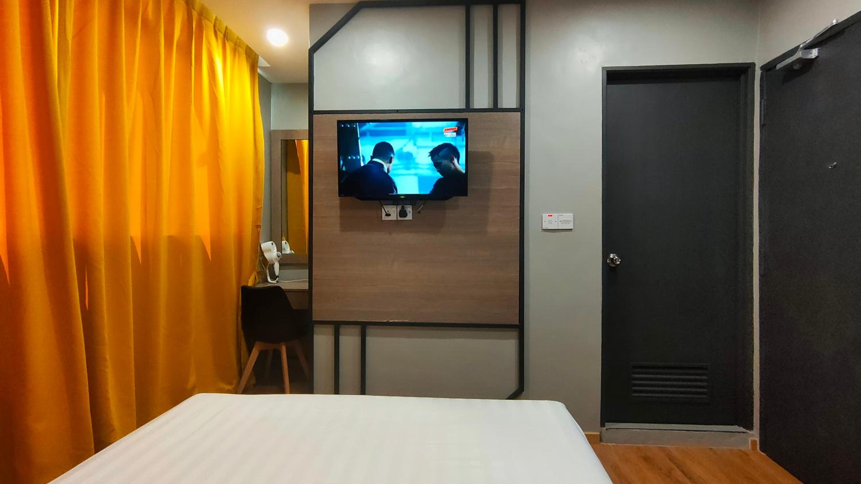 Standard Double Room - Photo 10