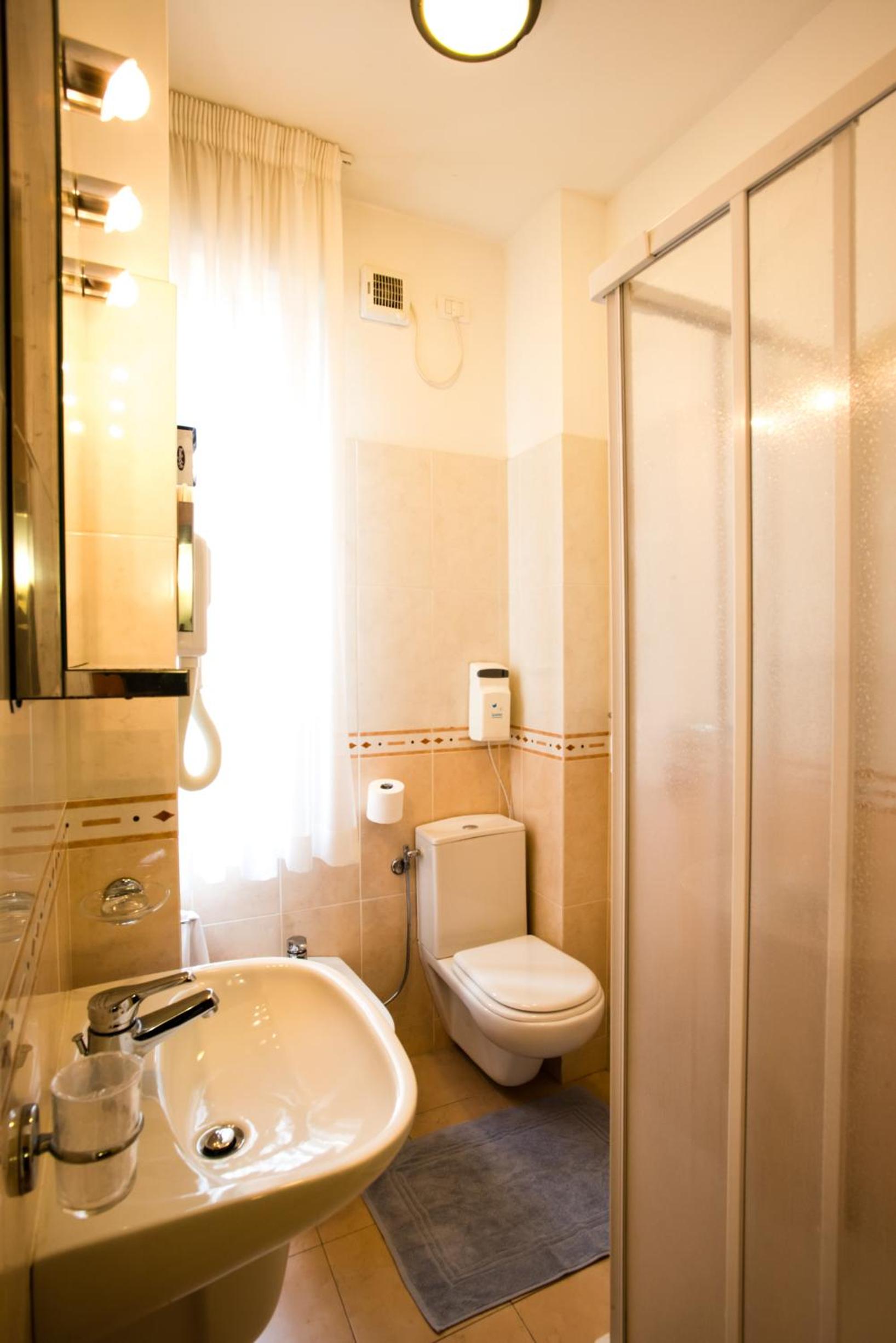 Single Room photo 2