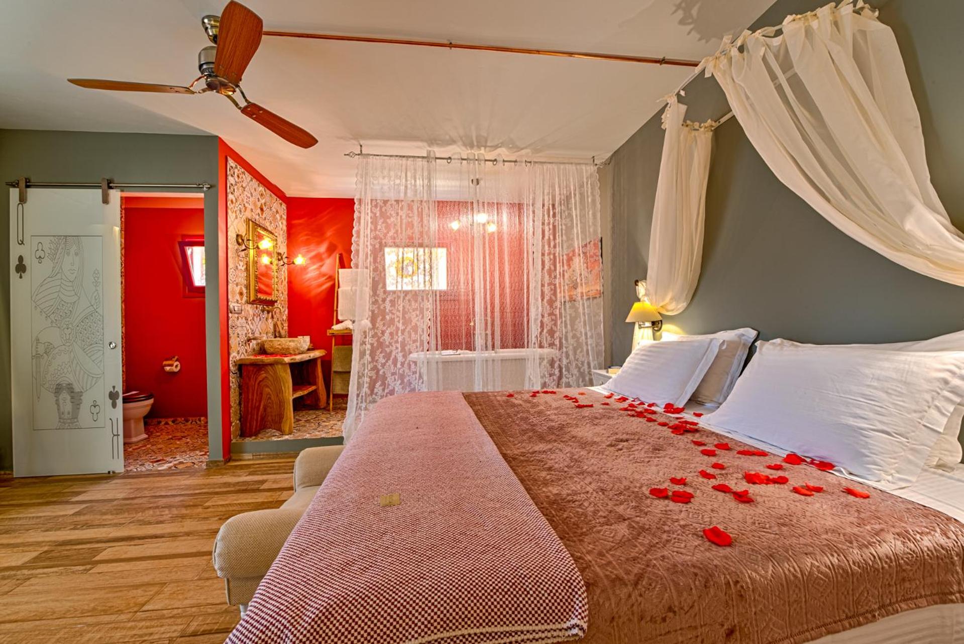 Queen Suite with Sea View photo 2