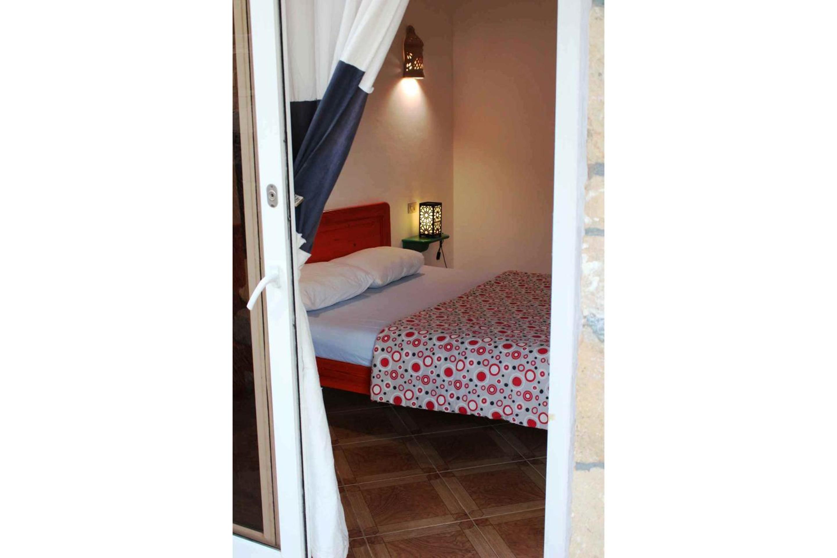Deluxe Double Room with Balcony and Sea View - Photo 21