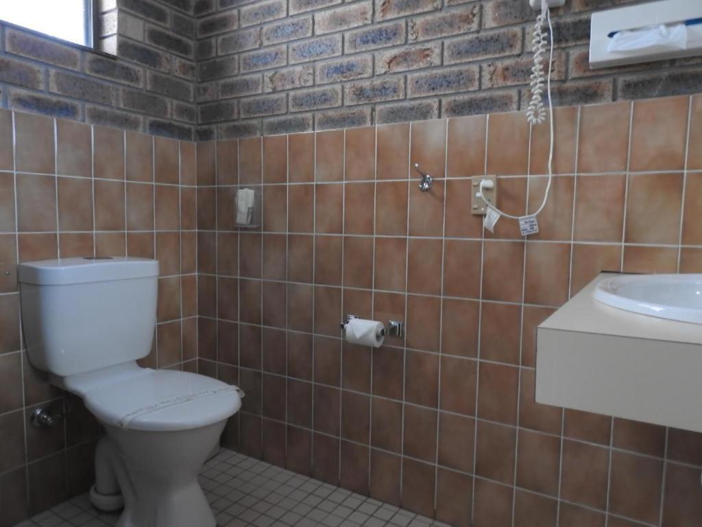 Standard Double or Twin Room - Photo 2