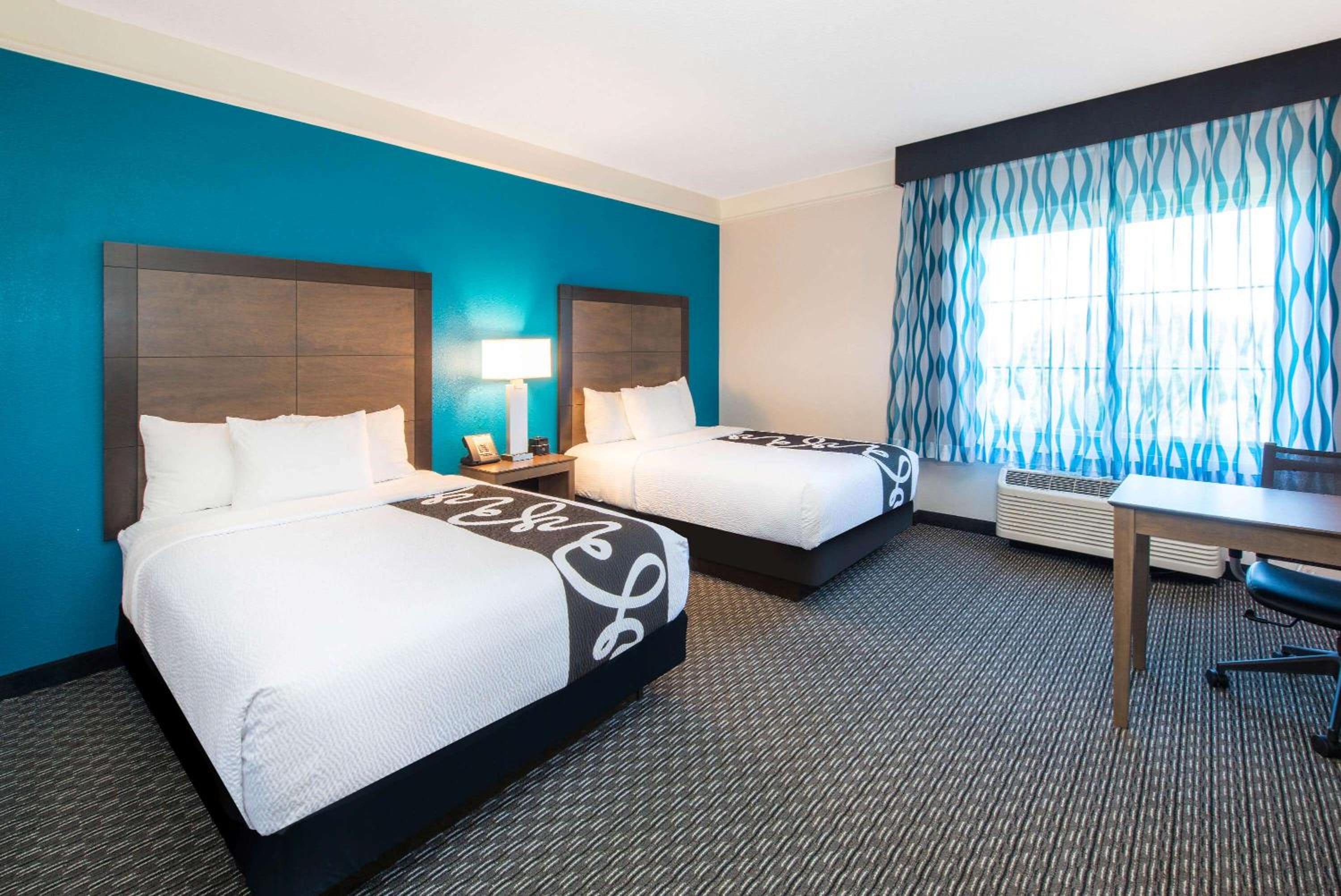 Deluxe Double Room with Two Double Beds - Photo 1