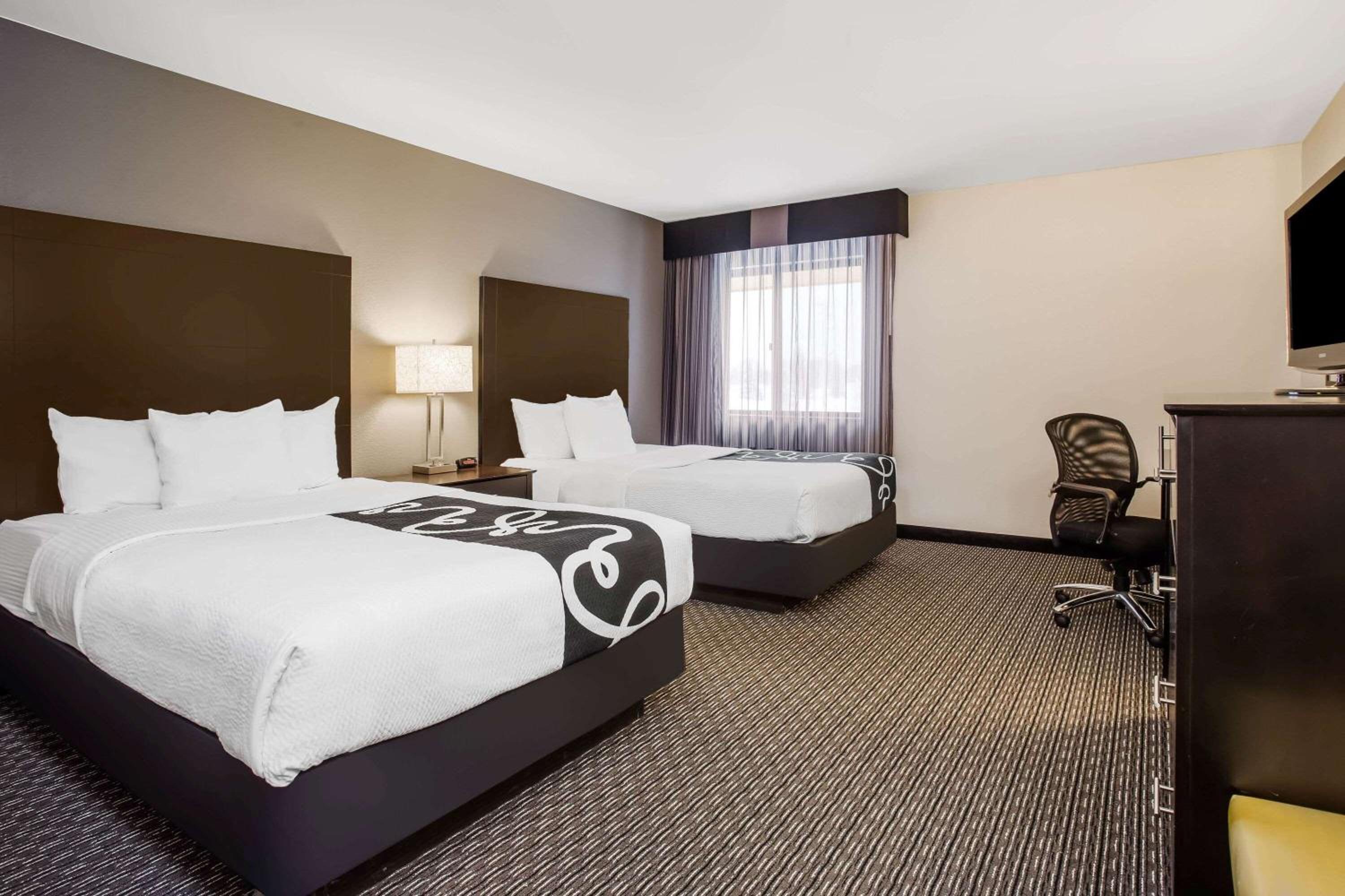 Double Room with Two Double Beds - Photo 4