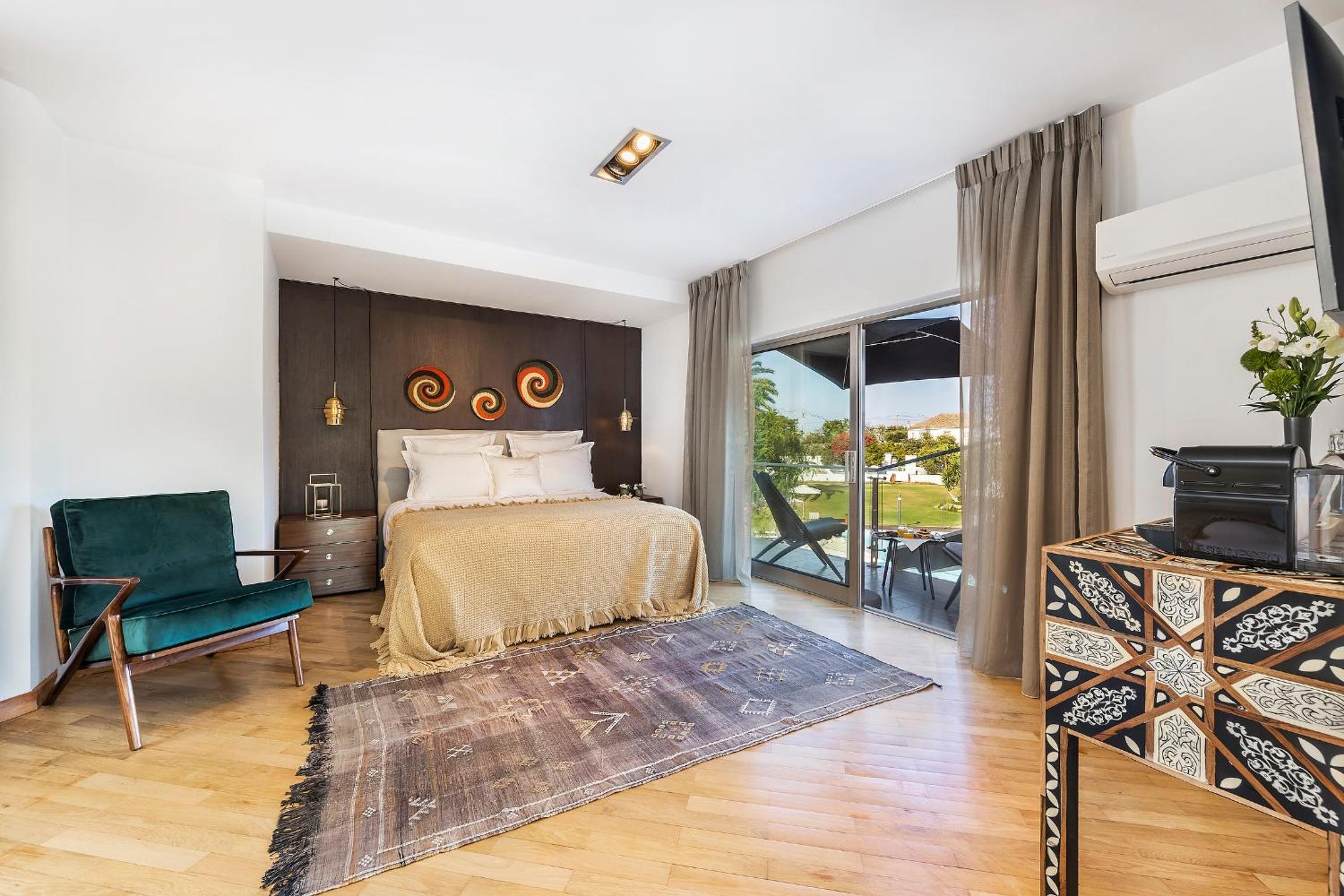 Triple Room with Pool View
