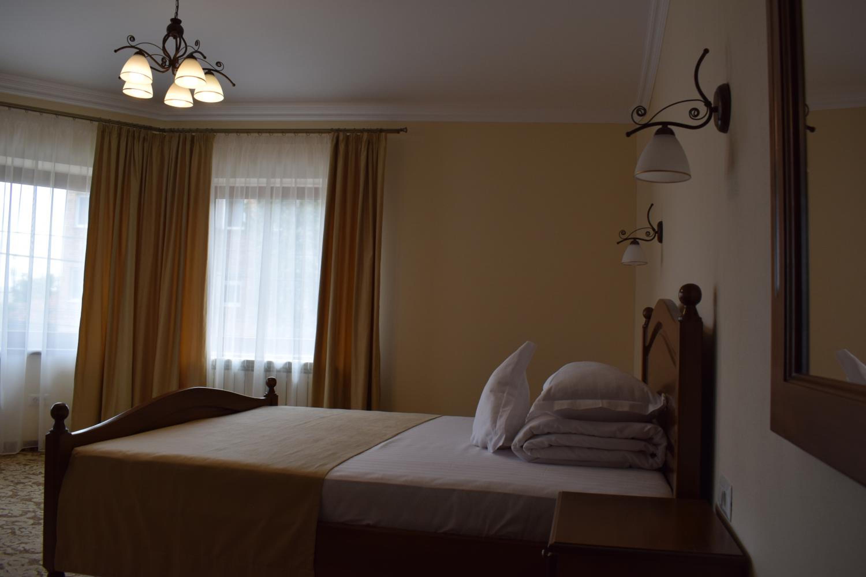 Deluxe Queen Room - Photo 4