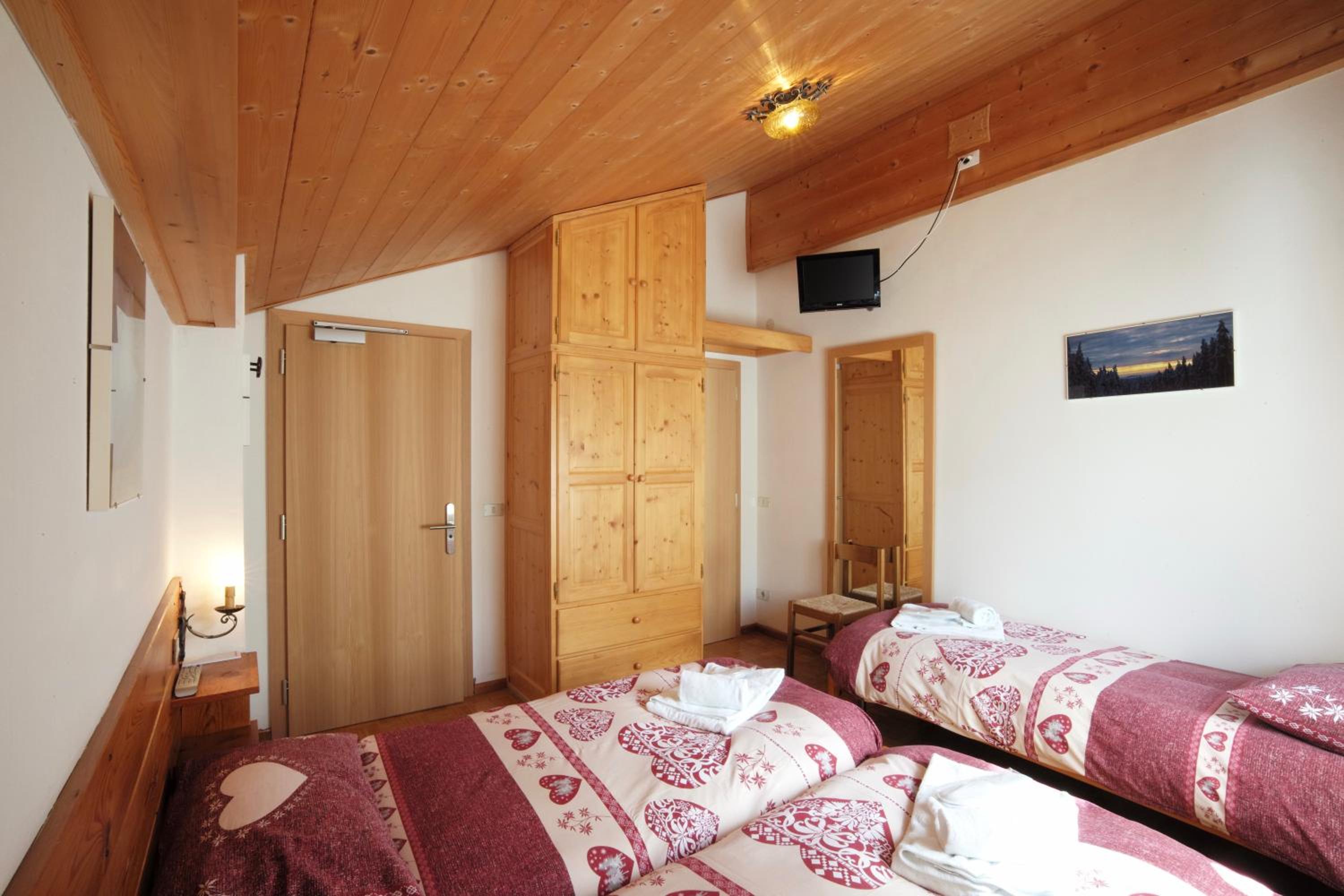 Triple Room with Mountain View photo 2
