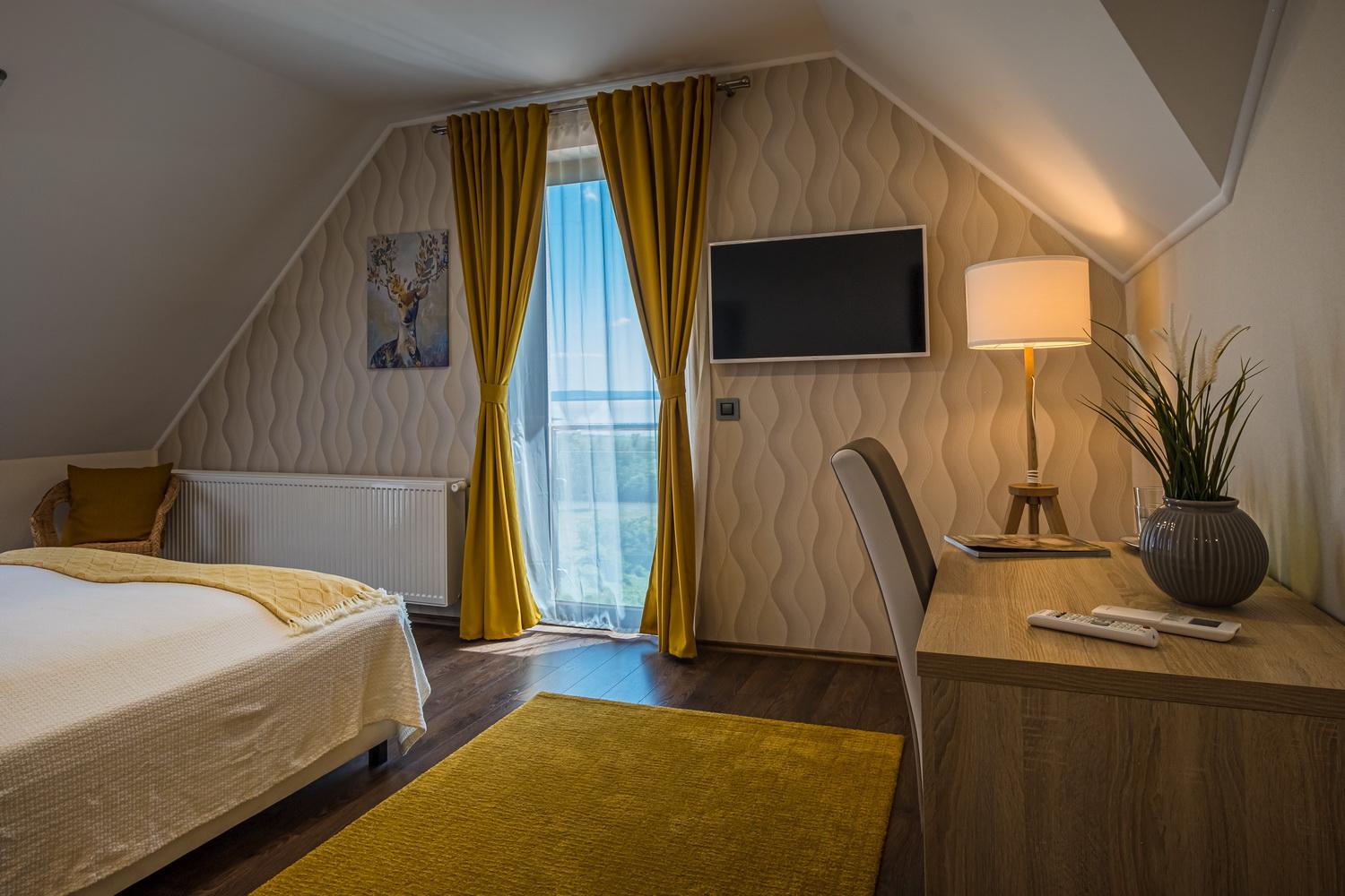 Double Room with Lake View