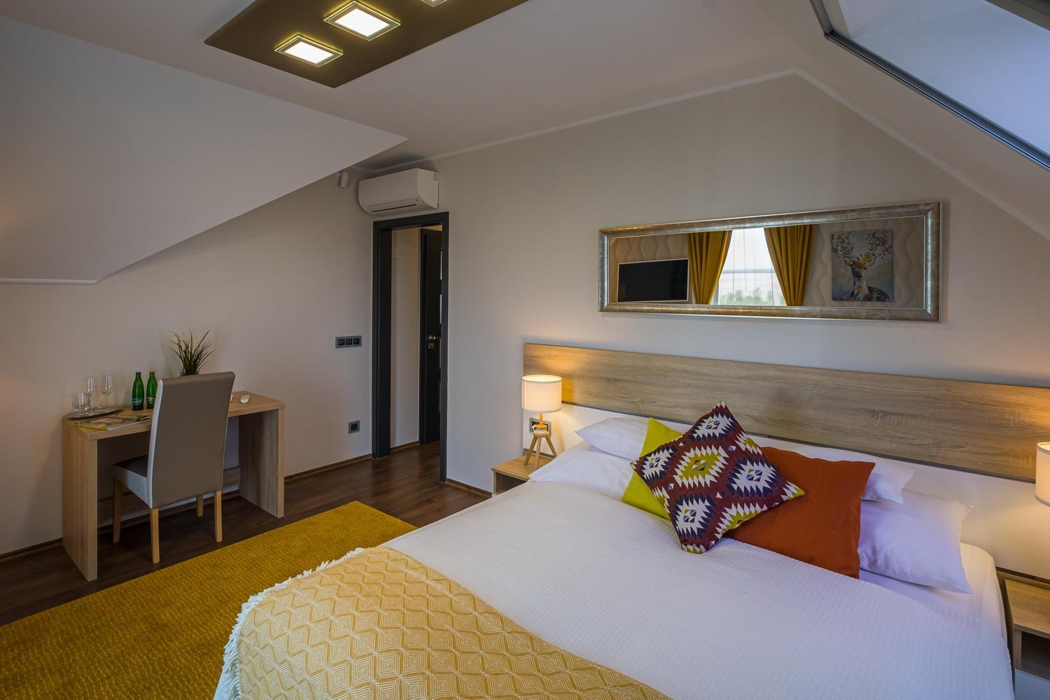 Double Room with Lake View photo 3