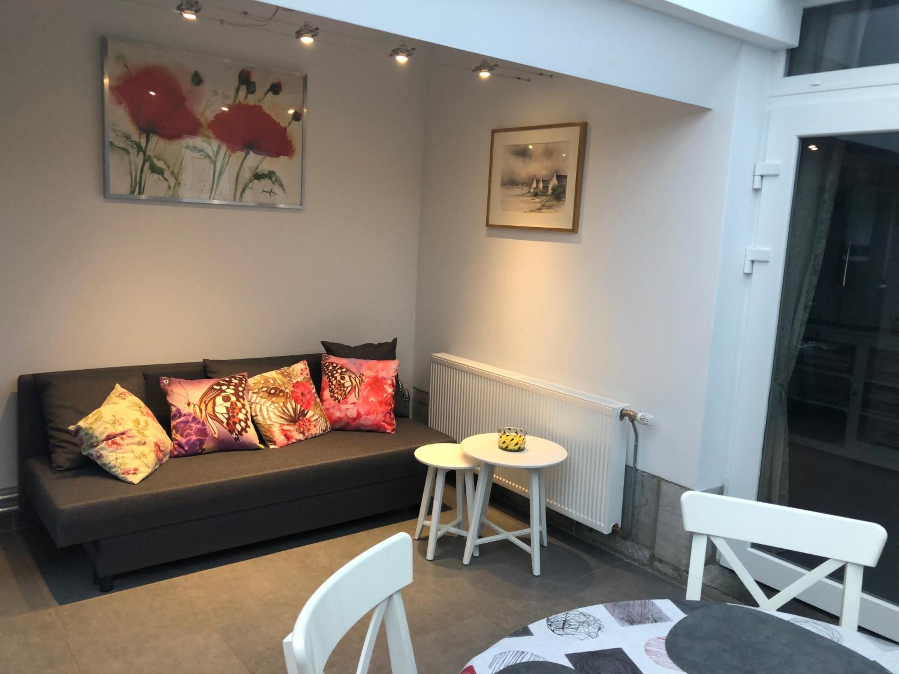 One-Bedroom House photo 1
