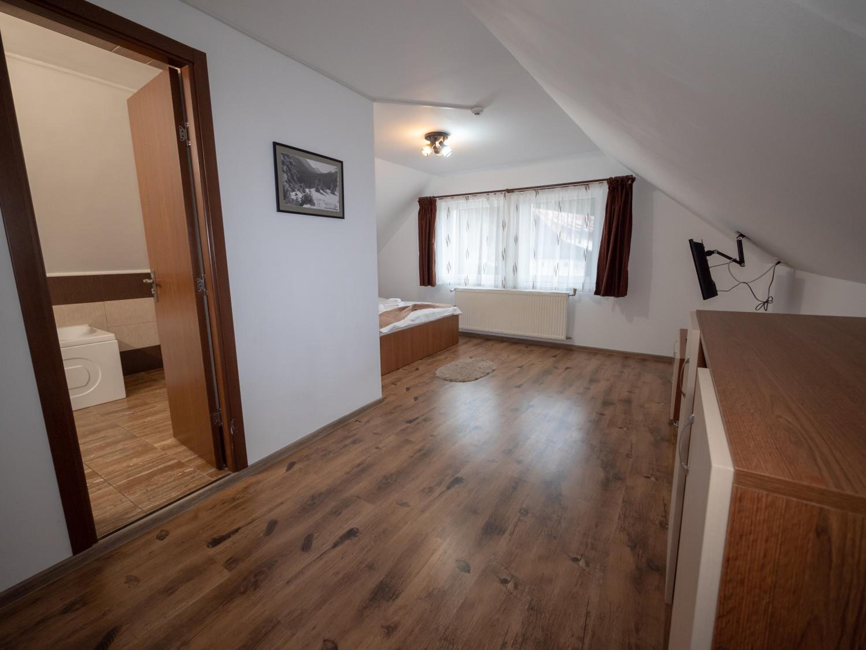 Apartment with Mountain View - Photo 6