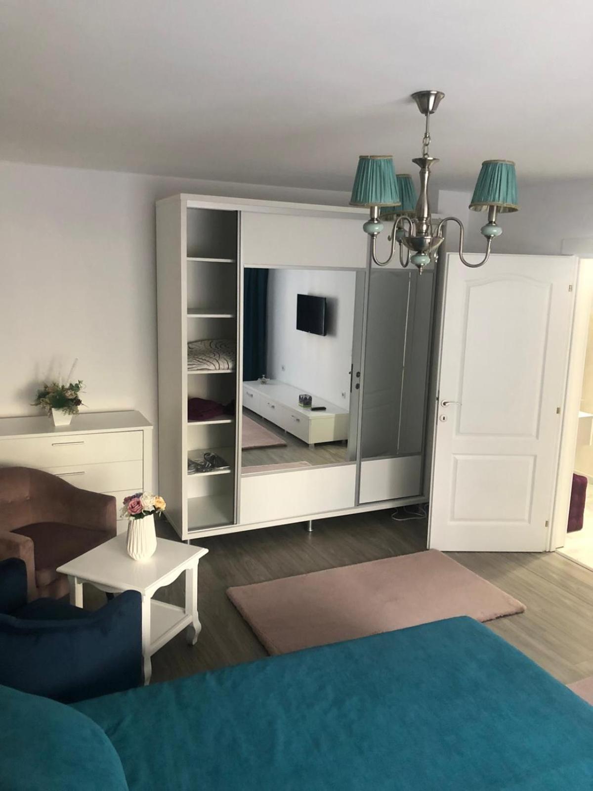 One-Bedroom Apartment - Photo 12
