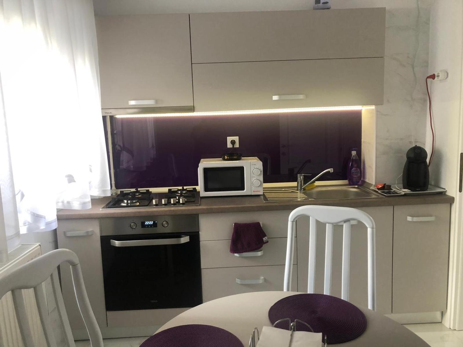 One-Bedroom Apartment - Photo 4
