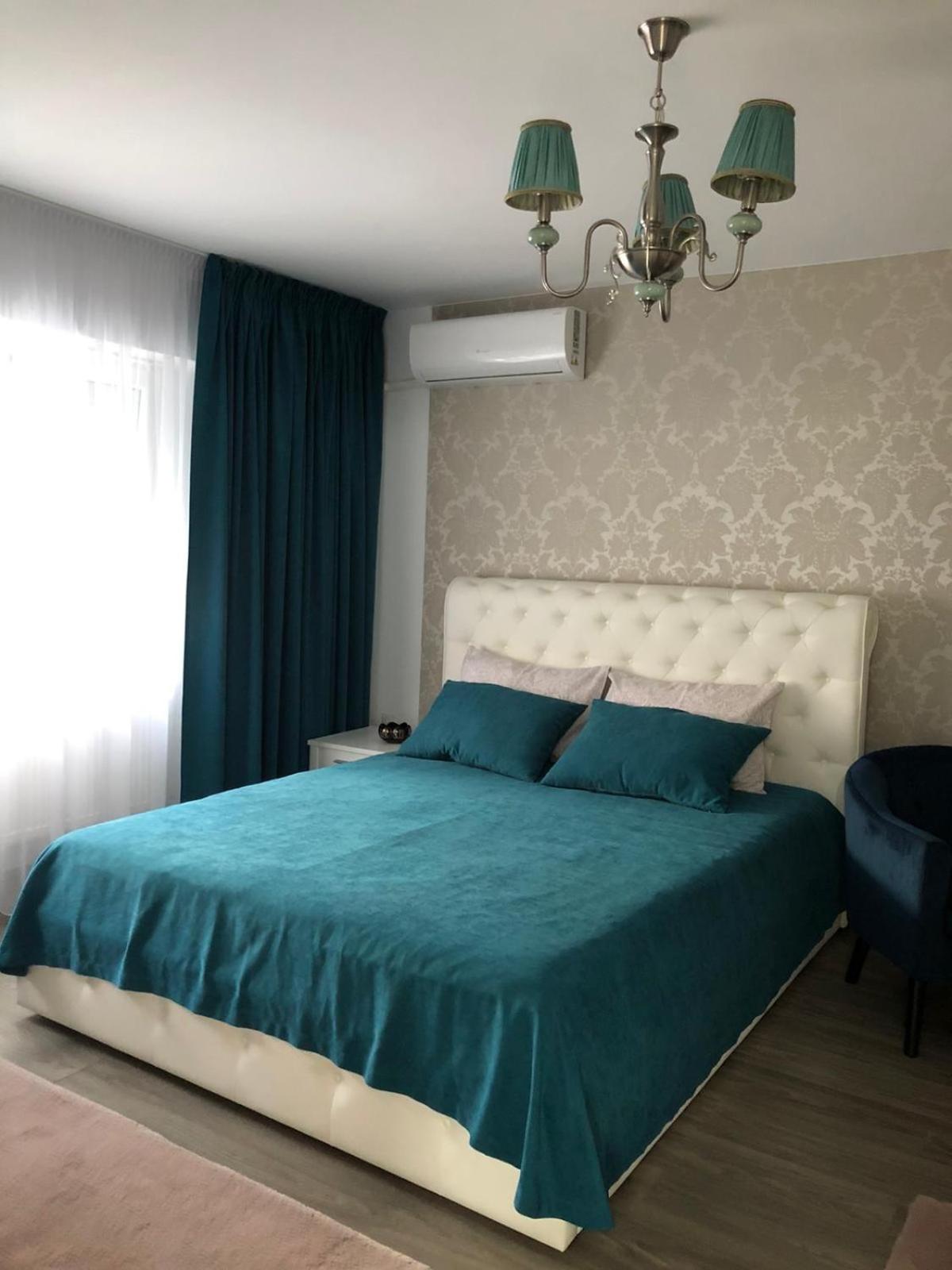 One-Bedroom Apartment - Photo 1