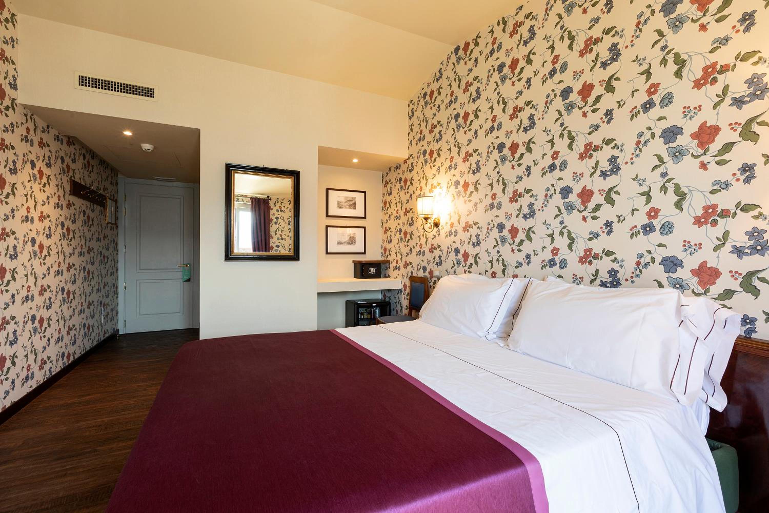 Prestige Double Room with Balcony photo 2