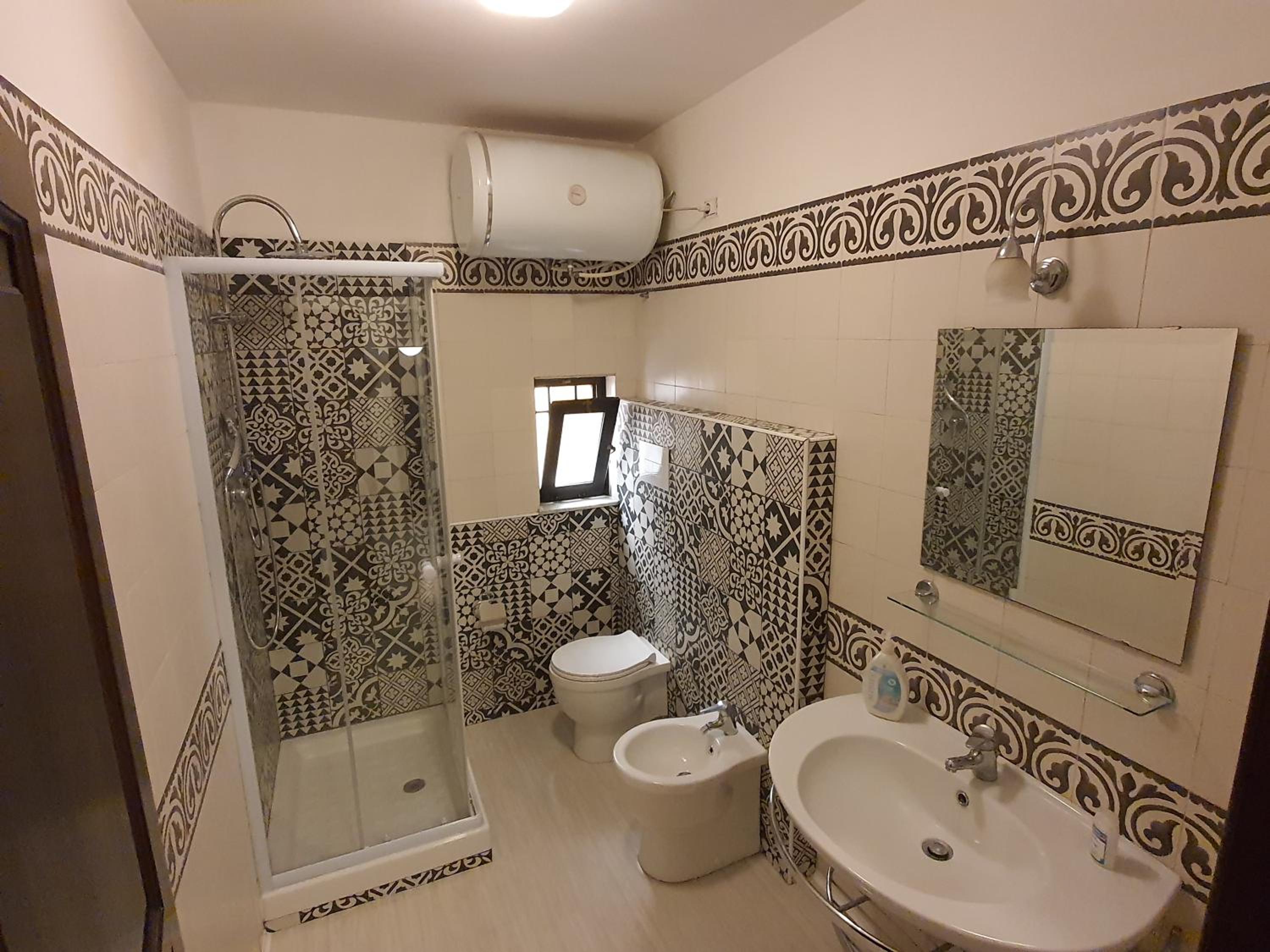 One-Bedroom House - Photo 2