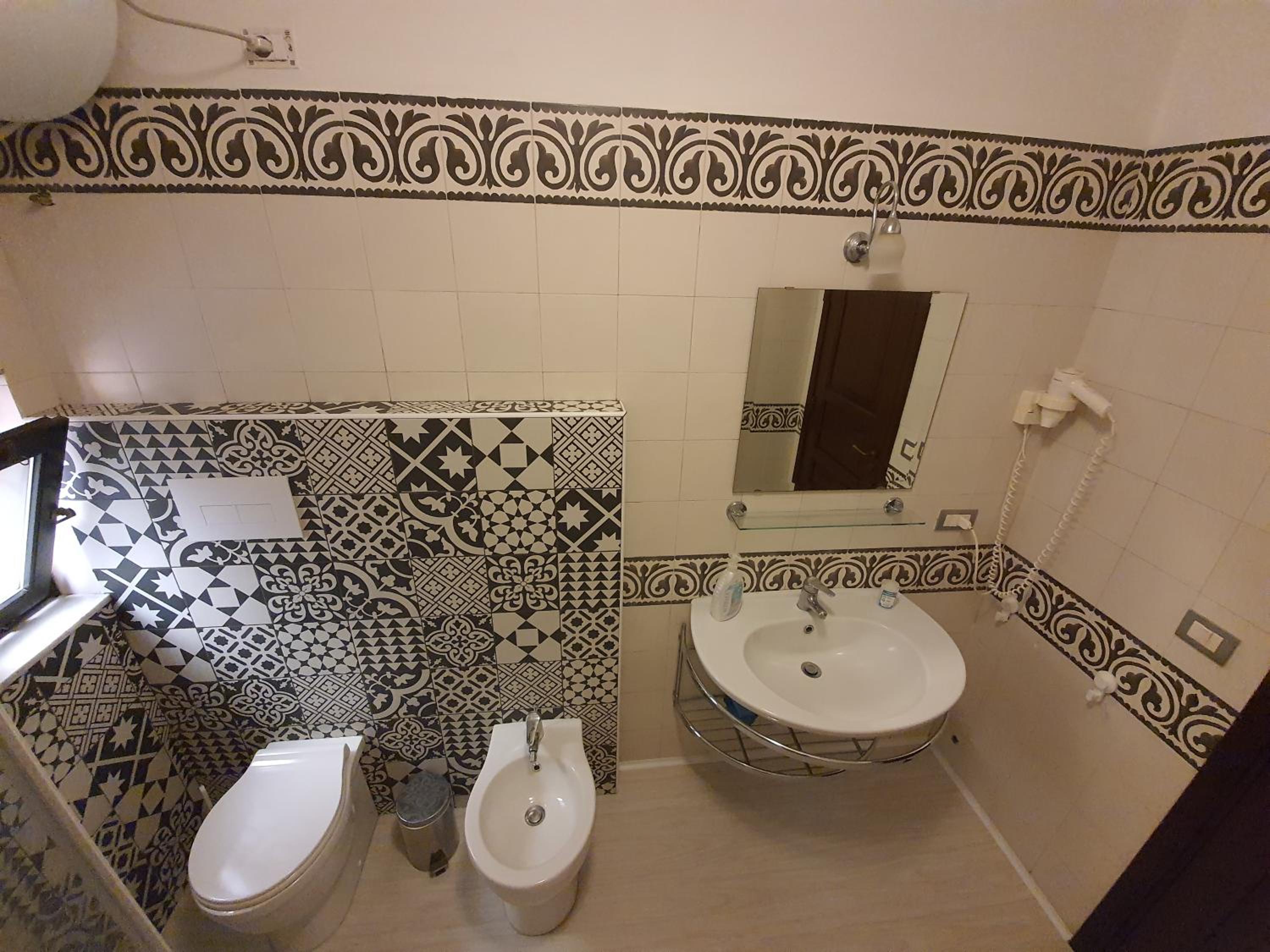 One-Bedroom House - Photo 20