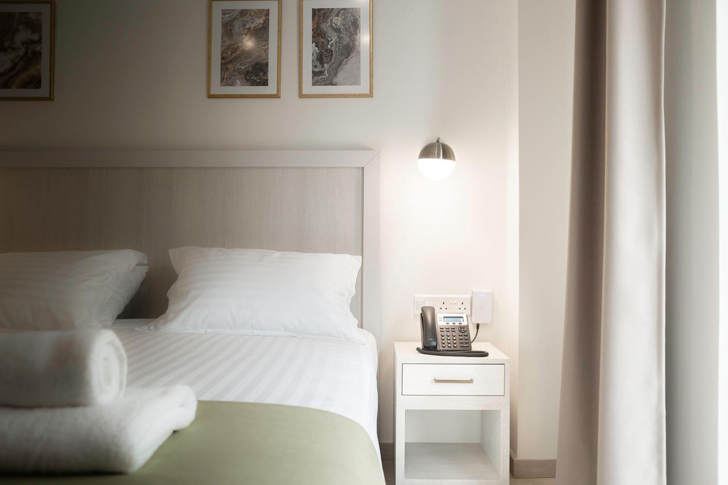 King Suite with Balcony - Photo 6