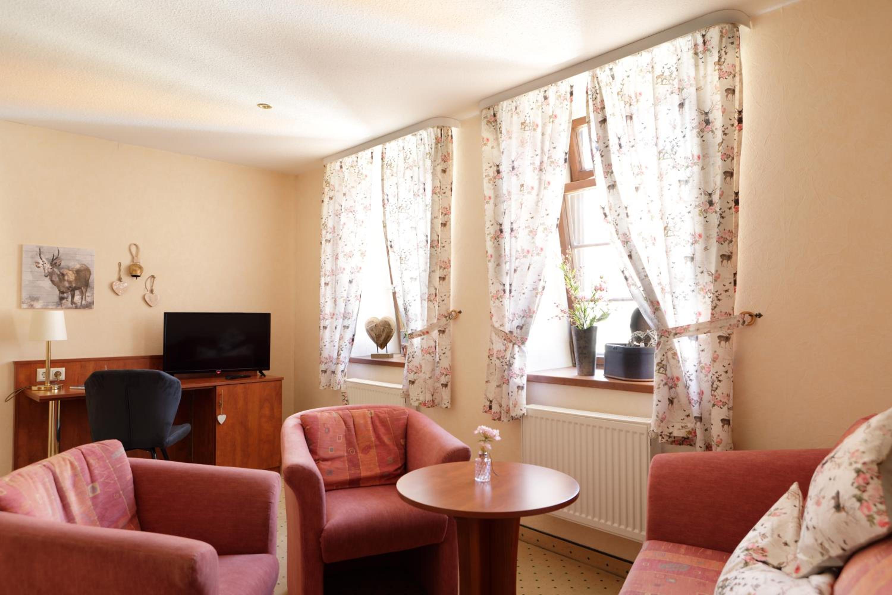 One-Bedroom Apartment - Photo 1