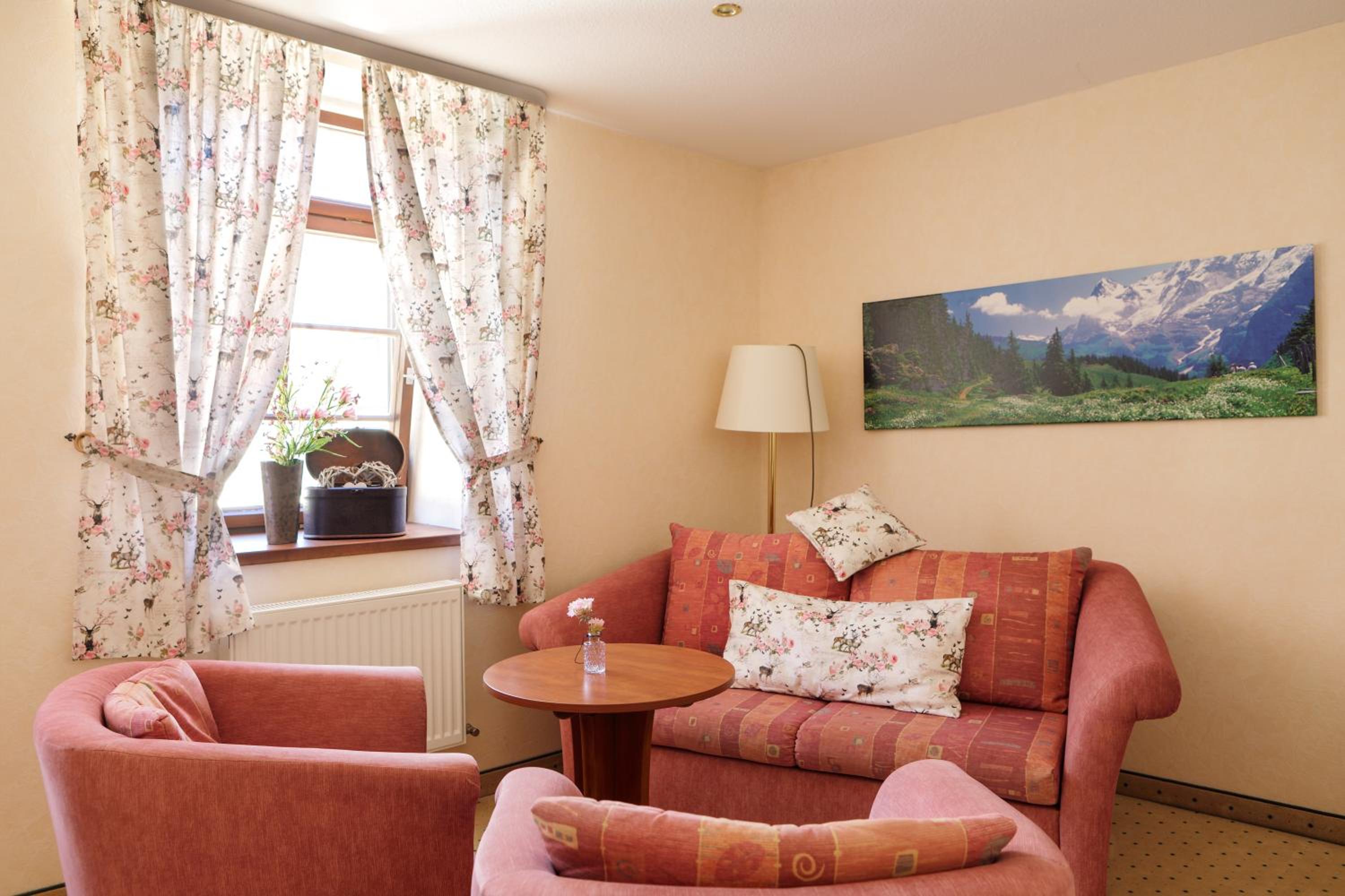 One-Bedroom Apartment - Photo 12