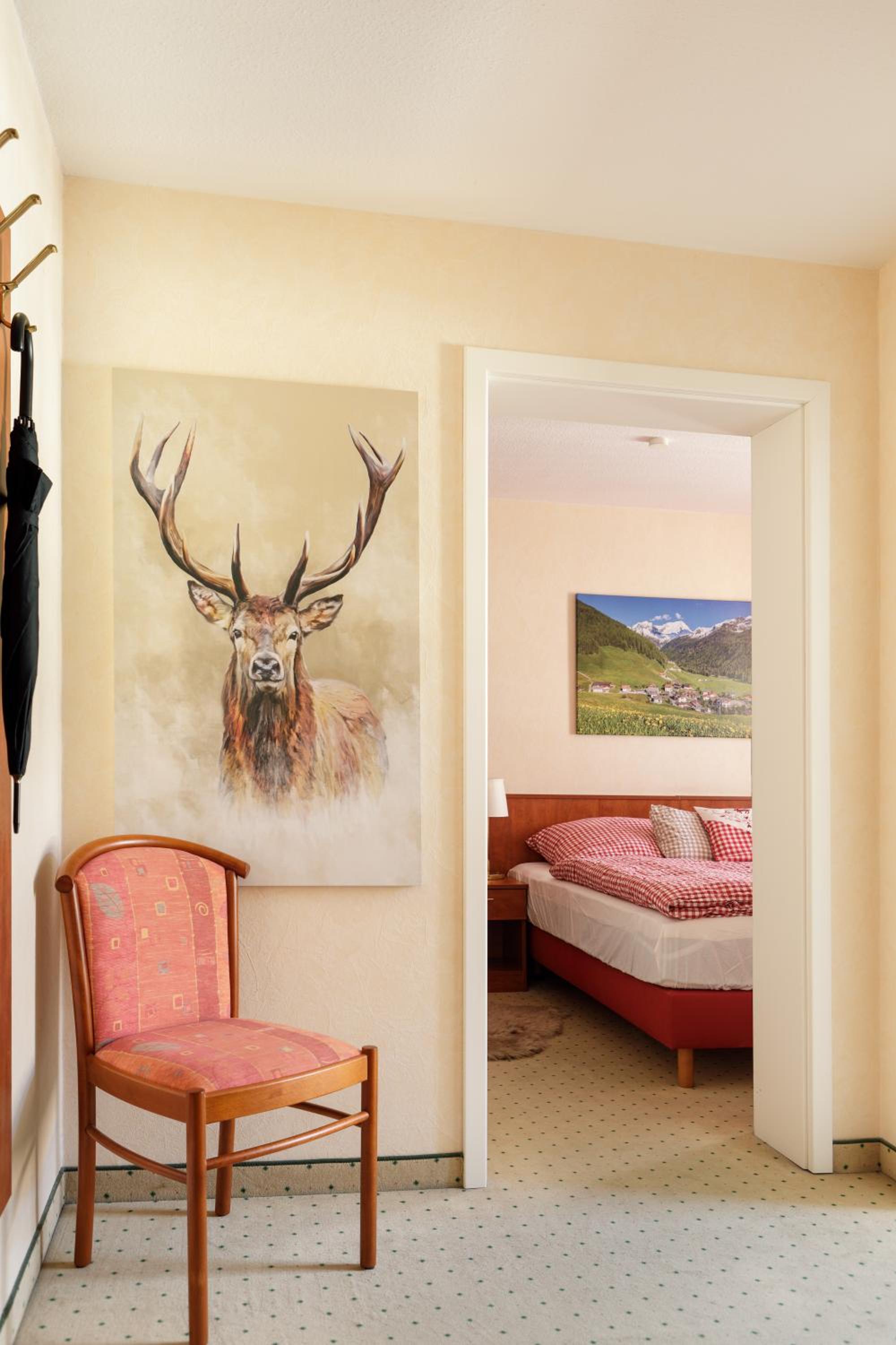One-Bedroom Apartment - Photo 2