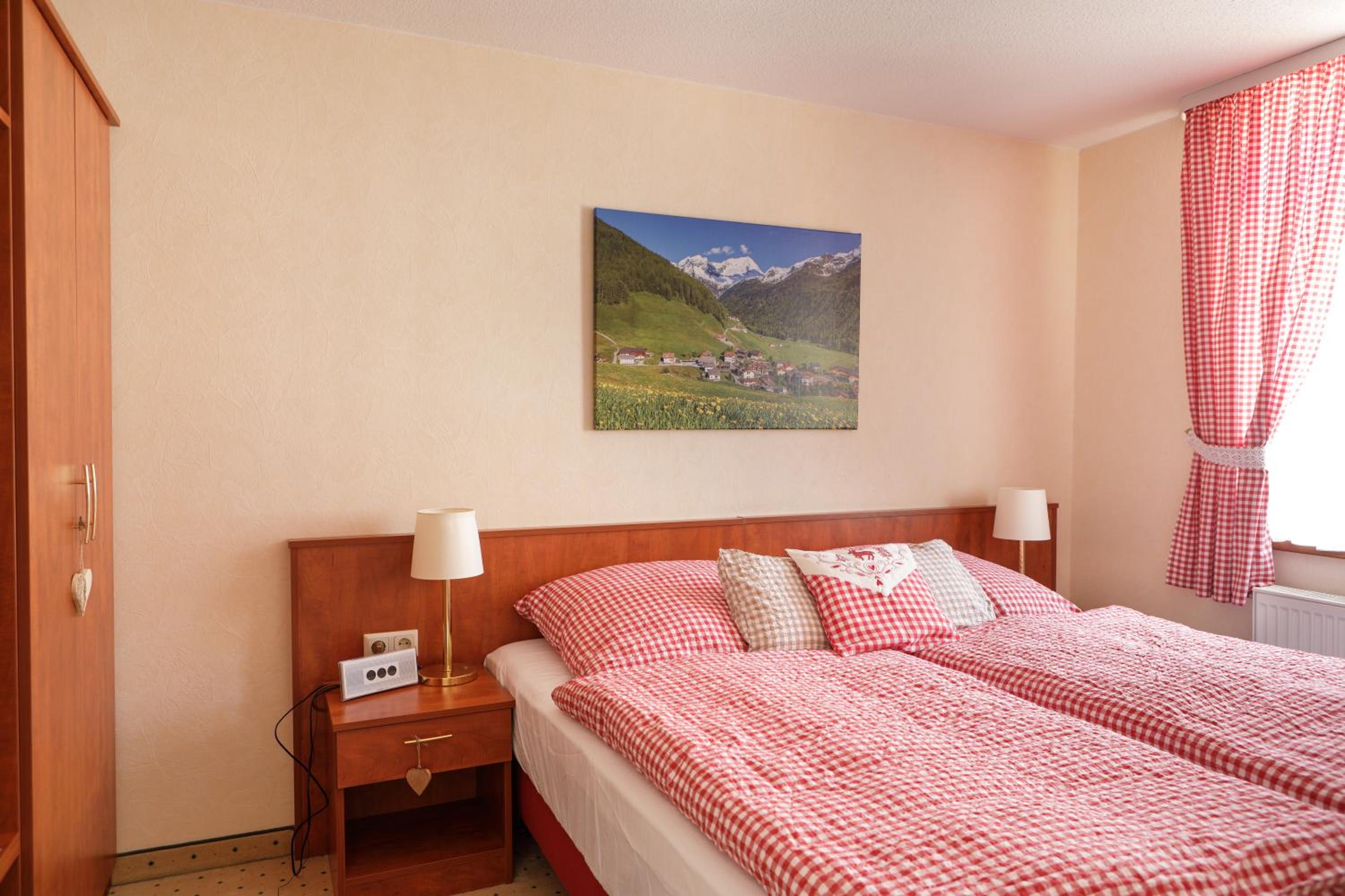 One-Bedroom Apartment - Photo 6
