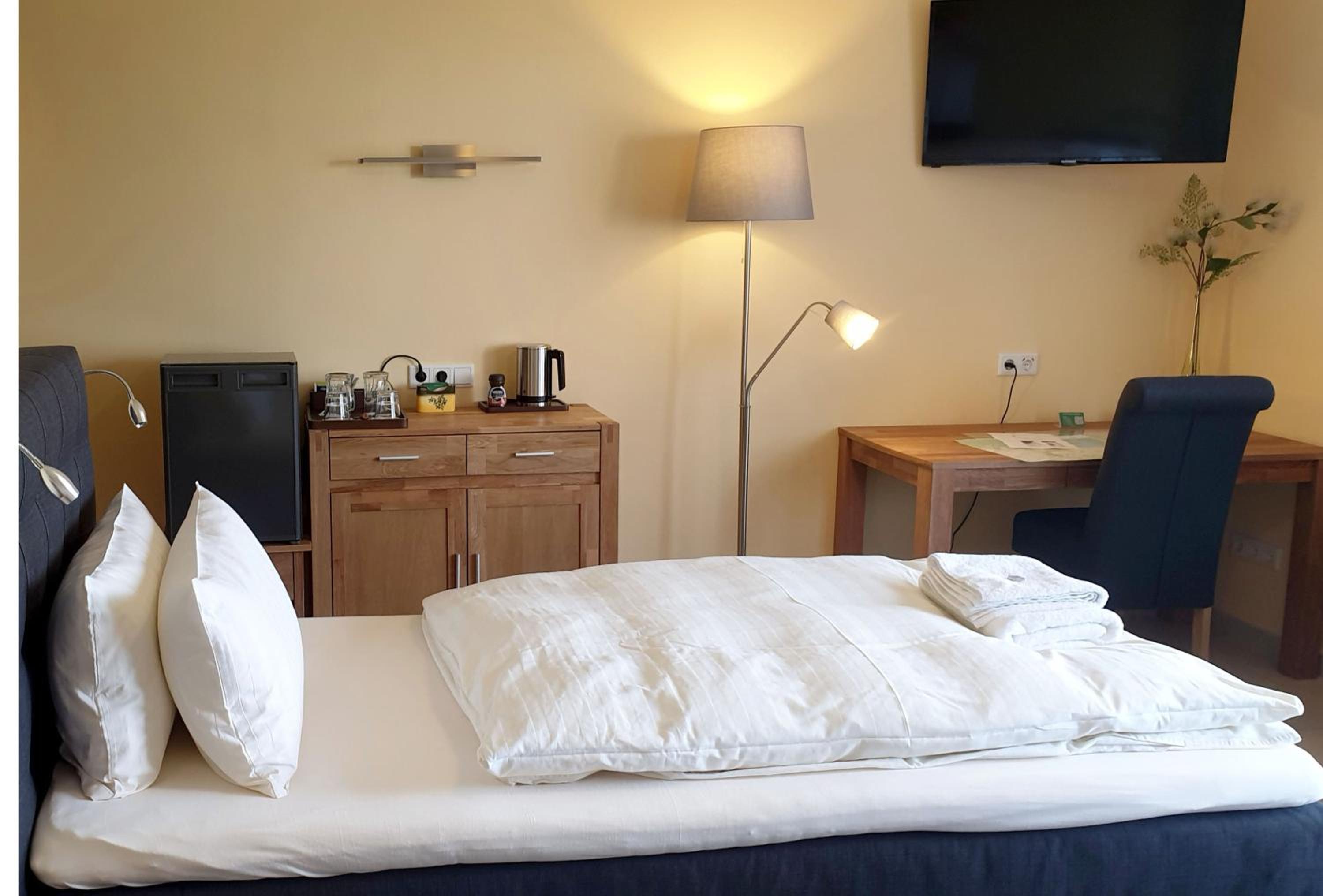 Deluxe Double Room with Shower photo 1