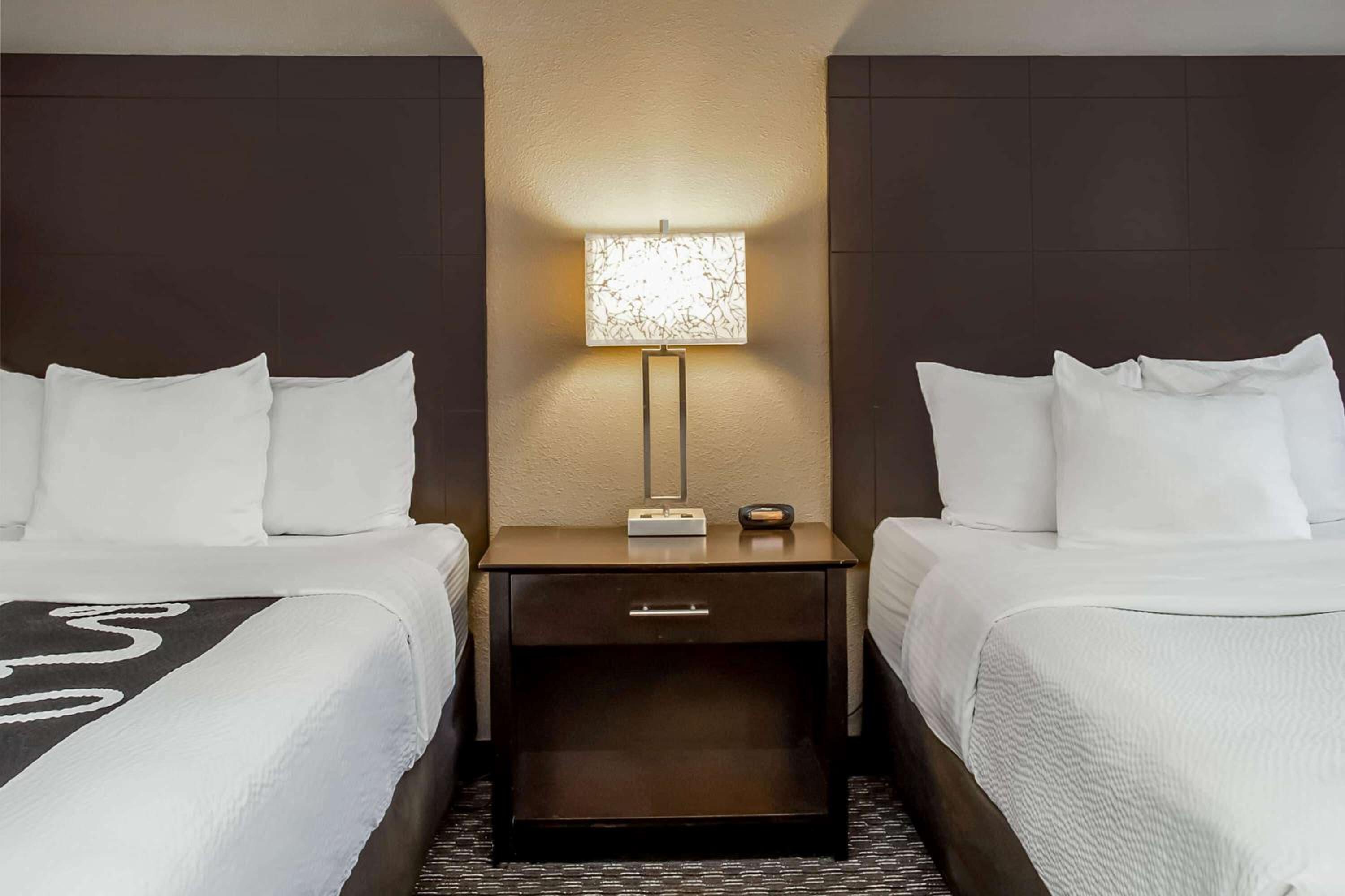 Double Room with Two Double Beds - Photo 3