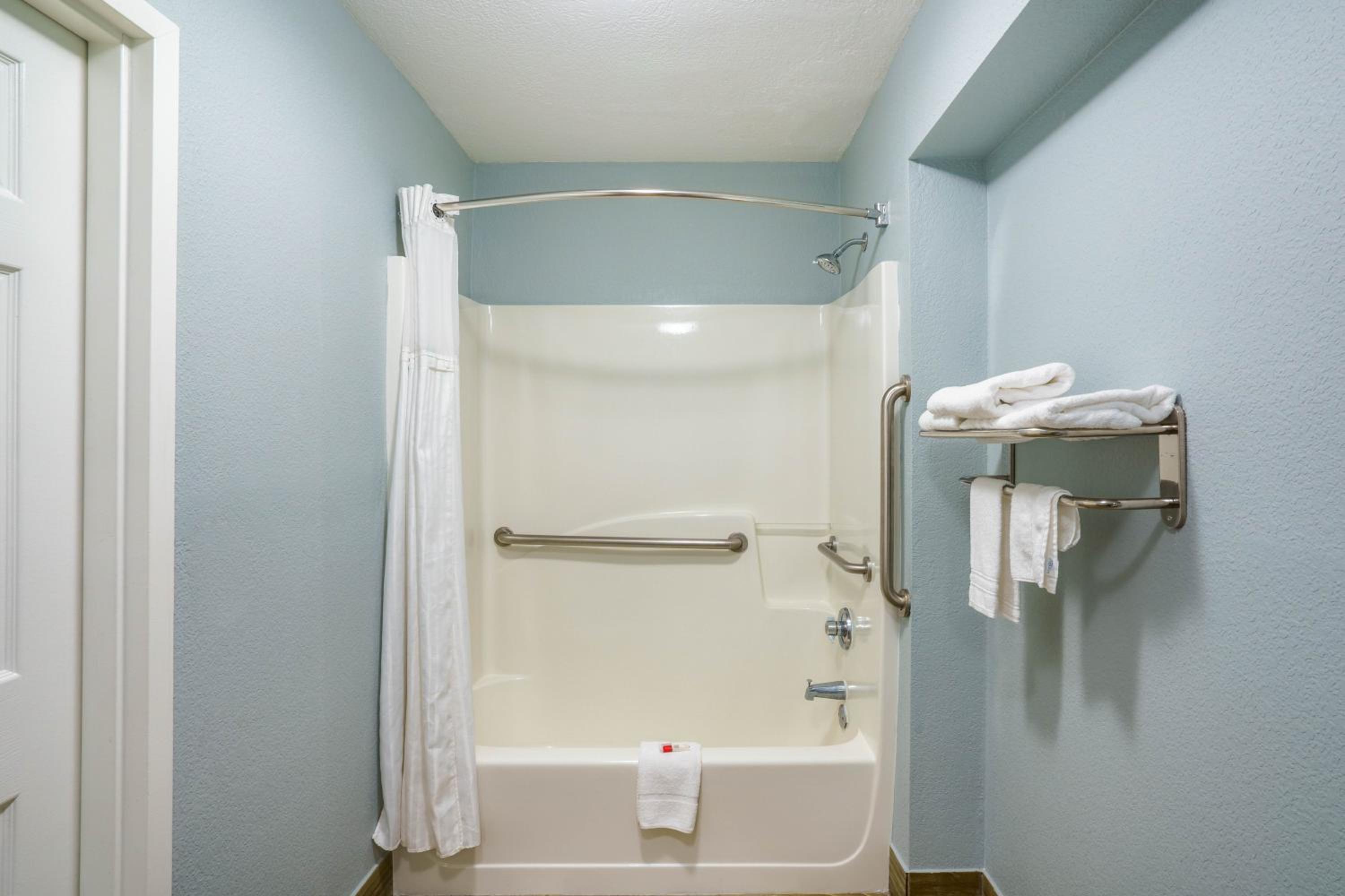 King Room - Disability Access/Non-Smoking - Photo 2