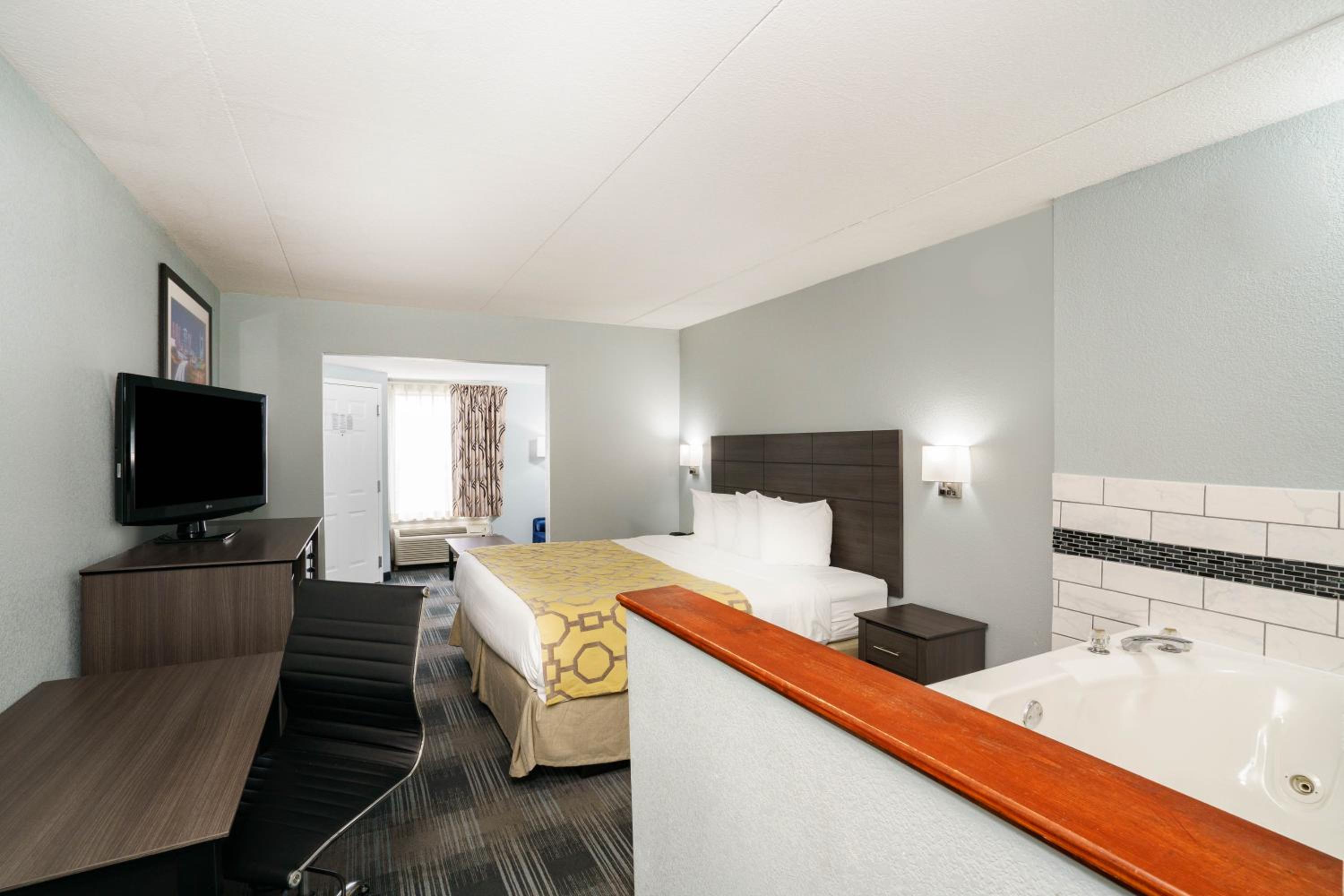 Superior King Room - Non-Smoking - Photo 2