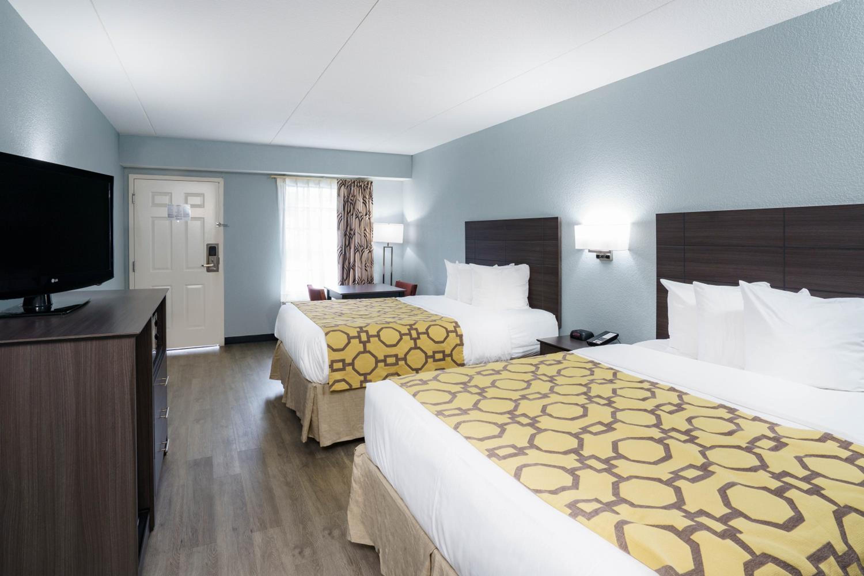 Queen Room with Two Queen Beds - Pet Friendly/Non-Smoking - Photo 1