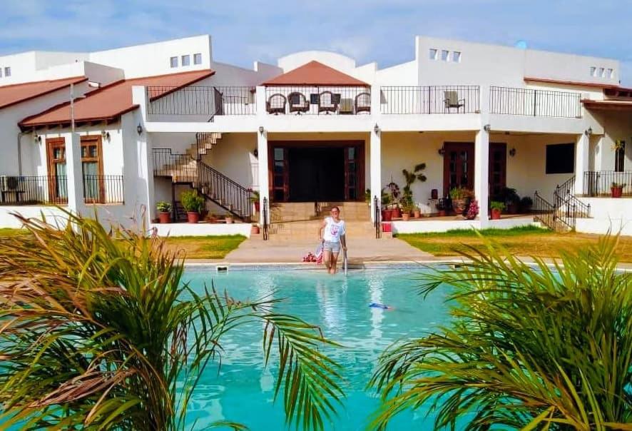 Villa with Private Pool - Photo 10