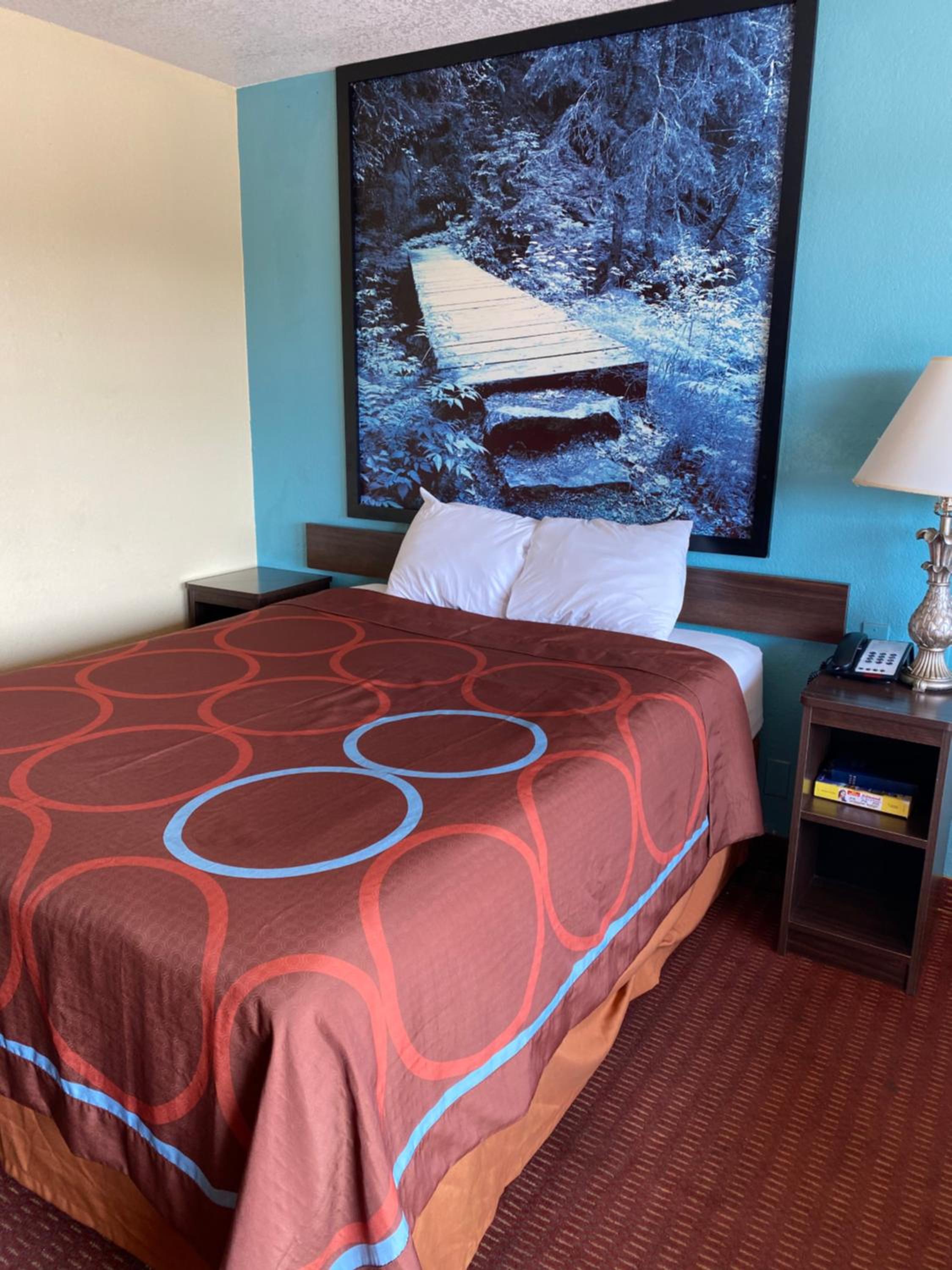 Queen Room - Non-Smoking - Photo 2