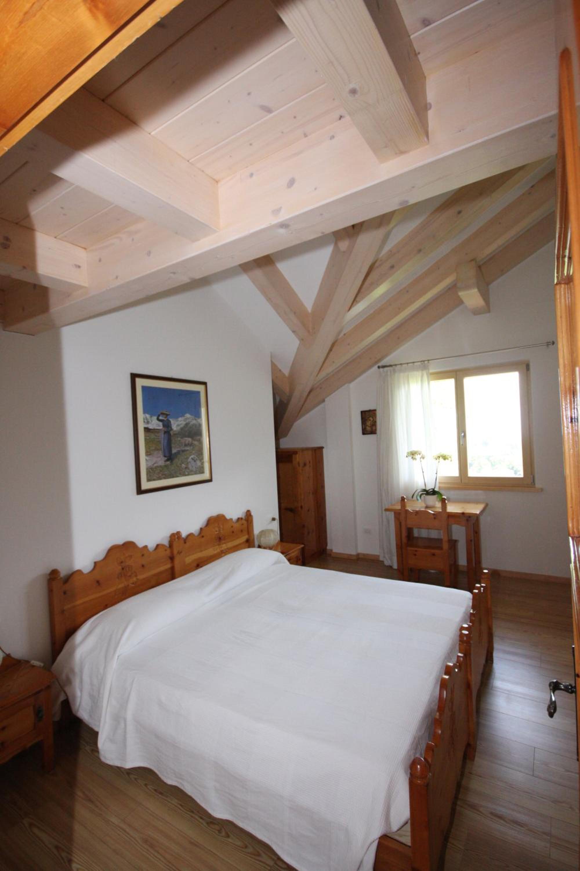 Attic Three-Bedroom Apartment - Split Level photo 3