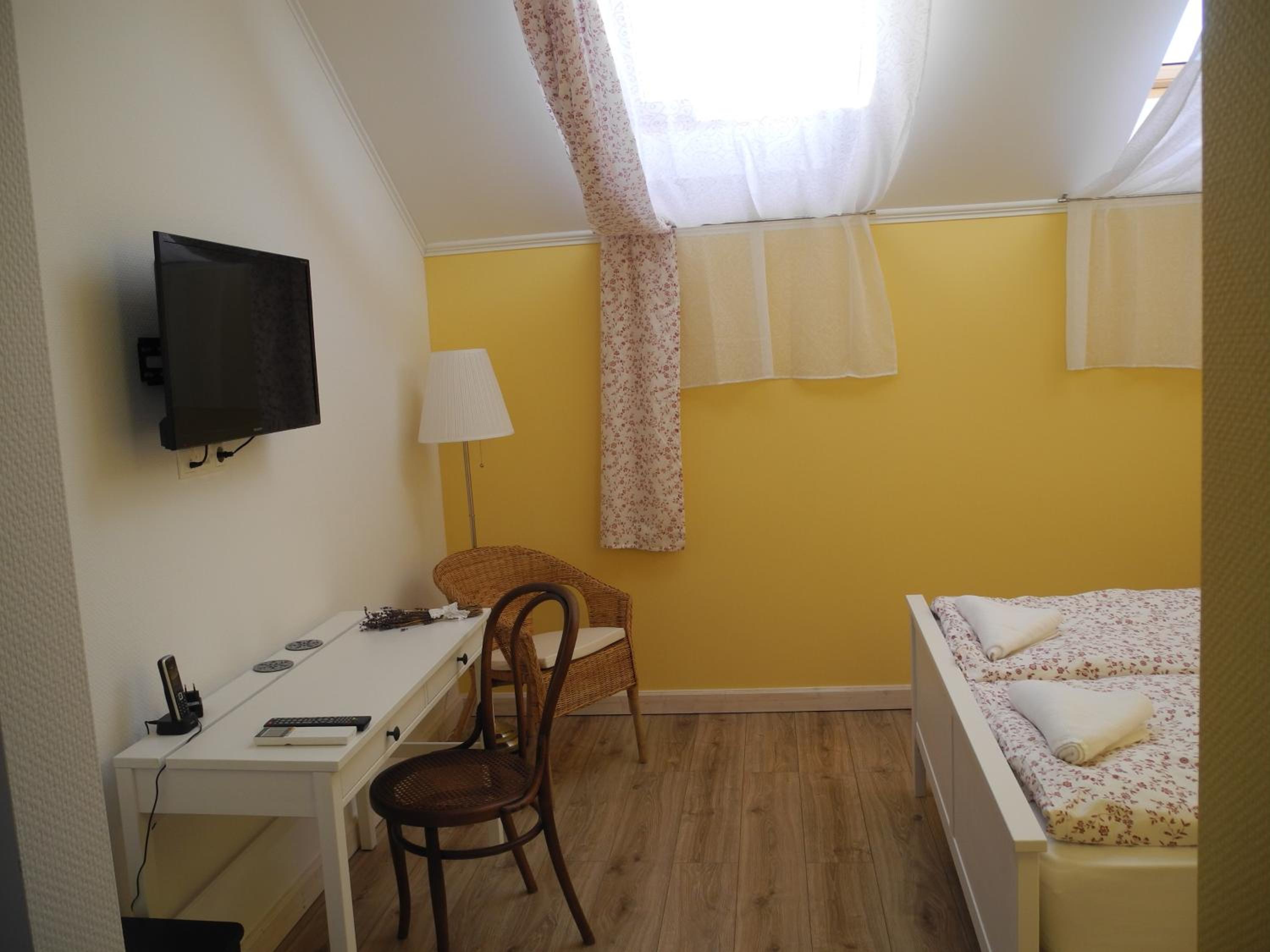 Double Room with Private Bathroom photo 3