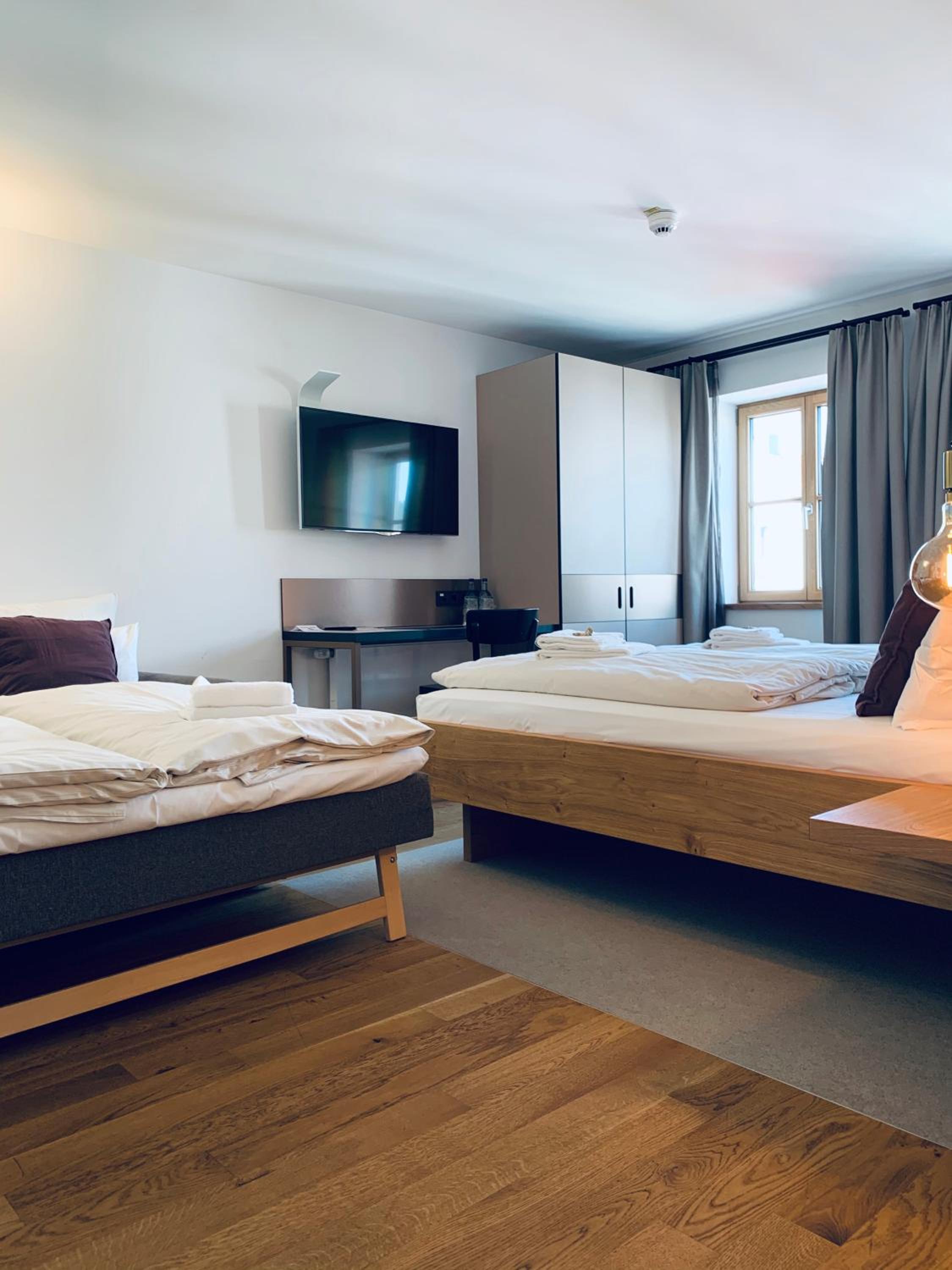 Superior Double Room with Sofa Bed - Photo 4