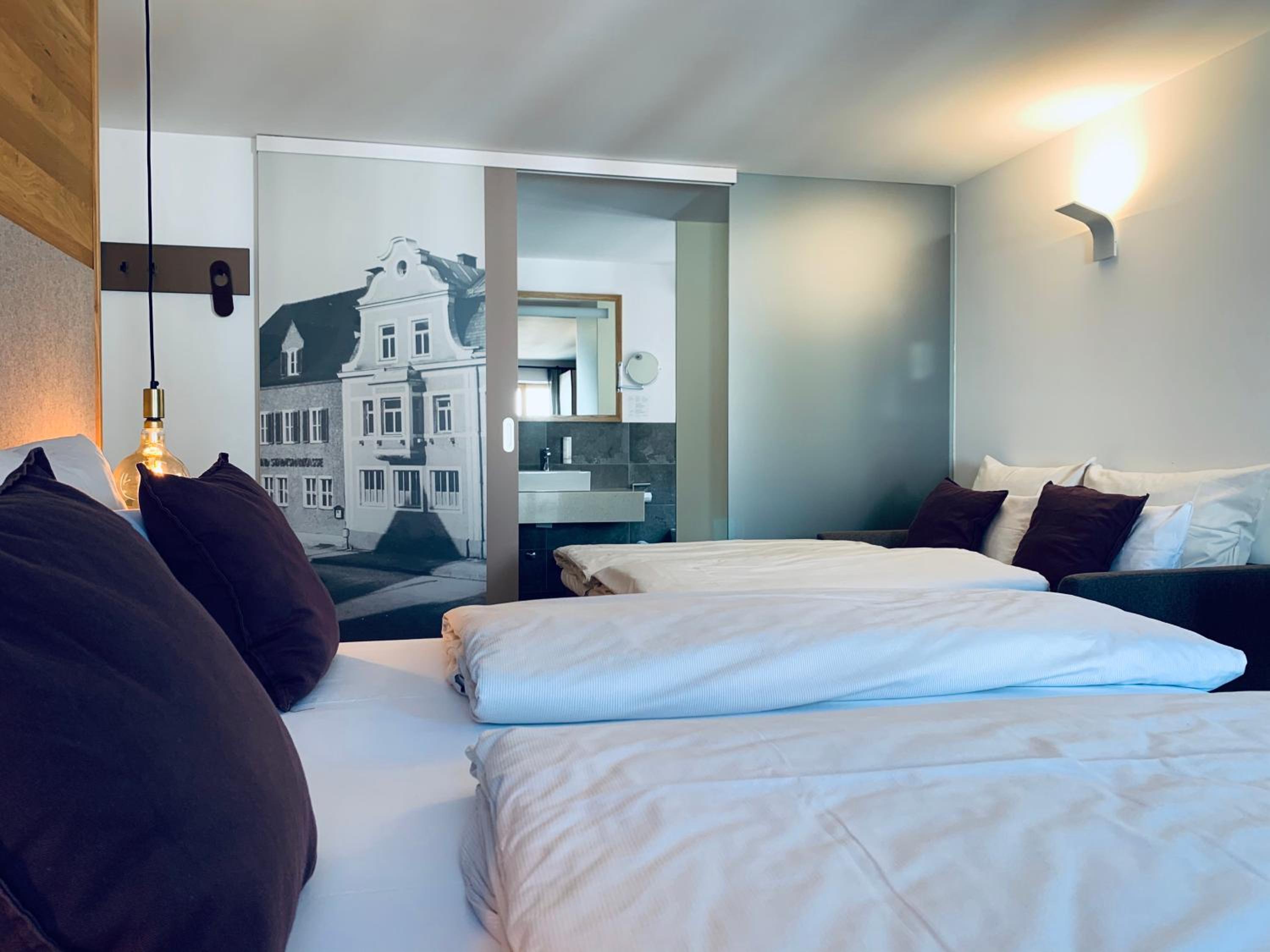 Superior Double Room with Sofa Bed - Photo 2