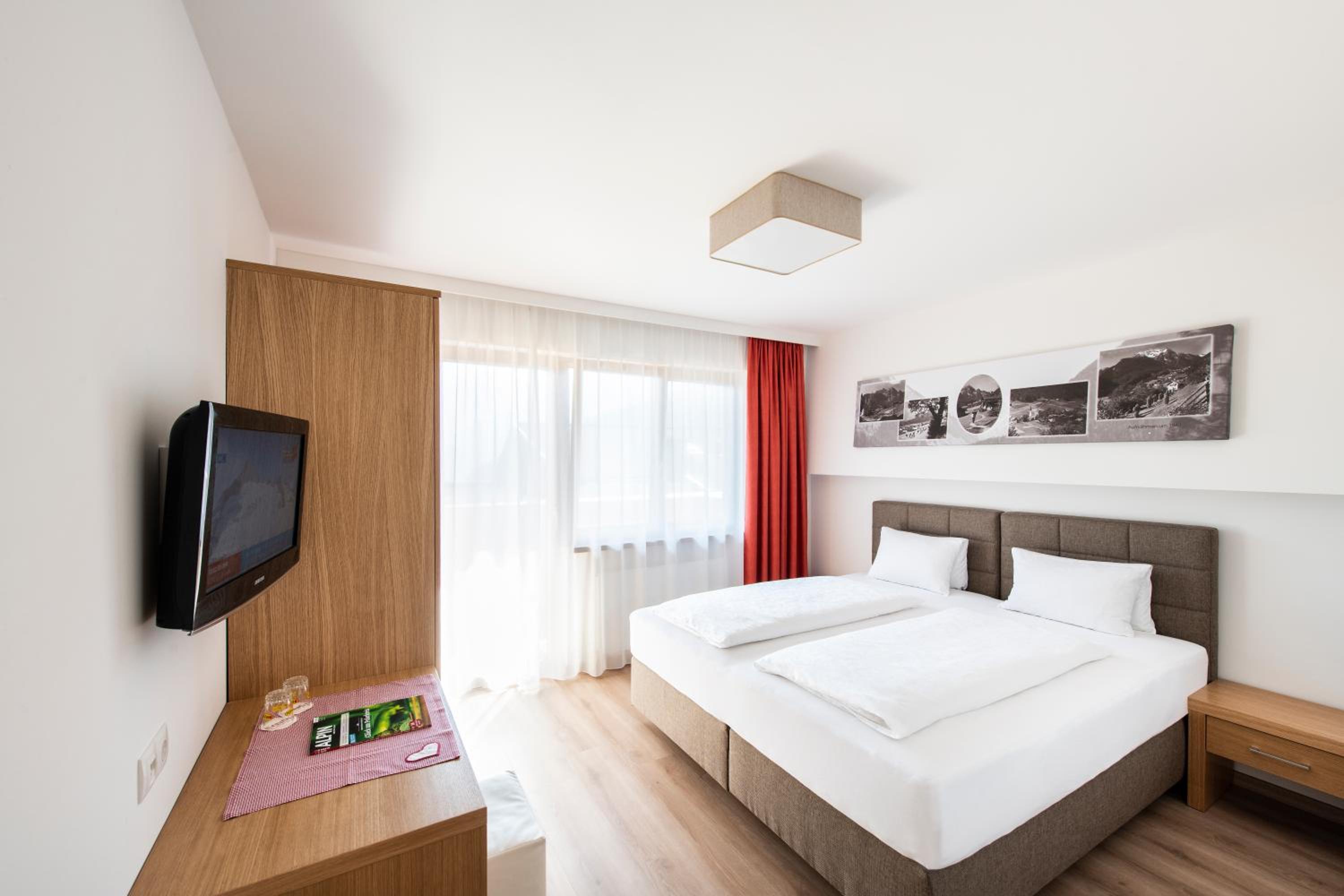 Comfort Double Room with Balcony - Photo 1
