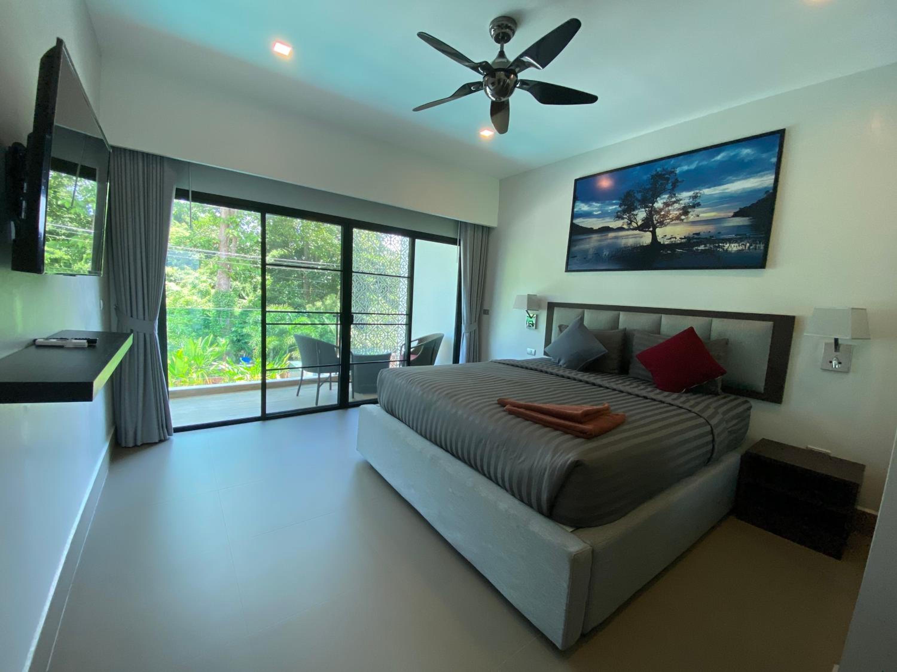 Villa with Private Pool - Photo 1