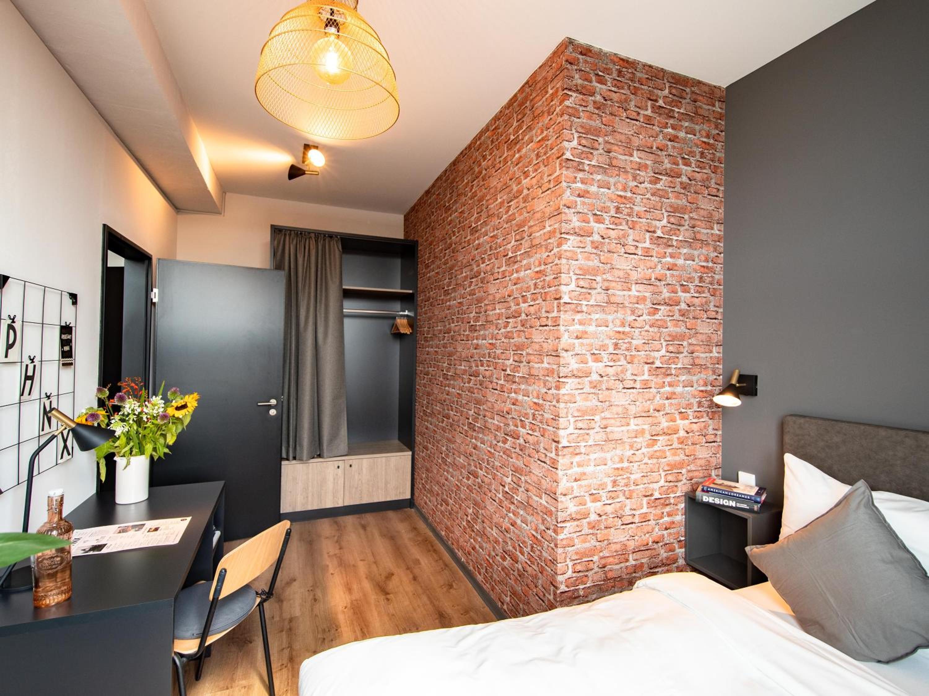 Two-Bedroom Apartment - Photo 2