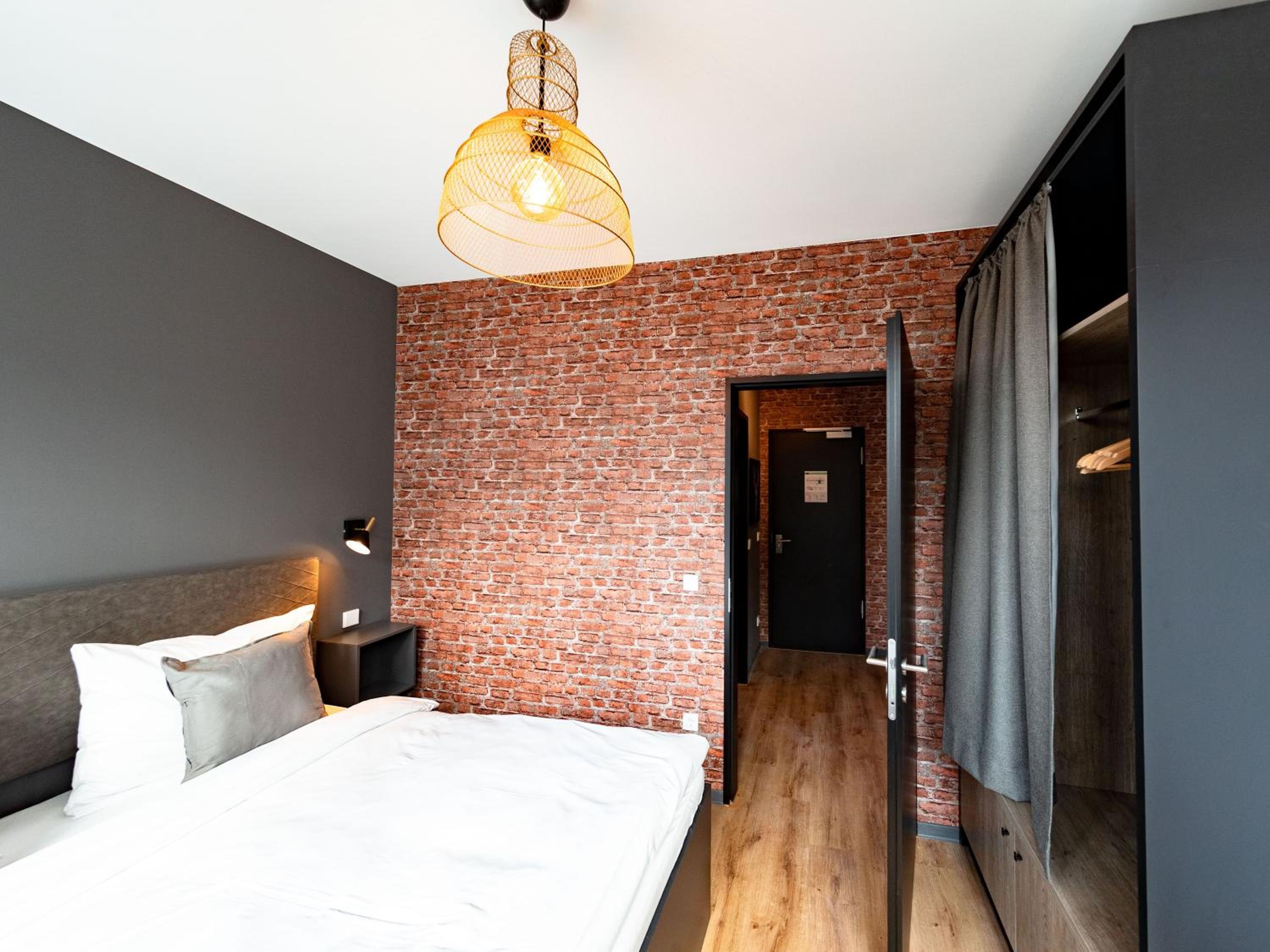 One-Bedroom Apartment - Photo 4