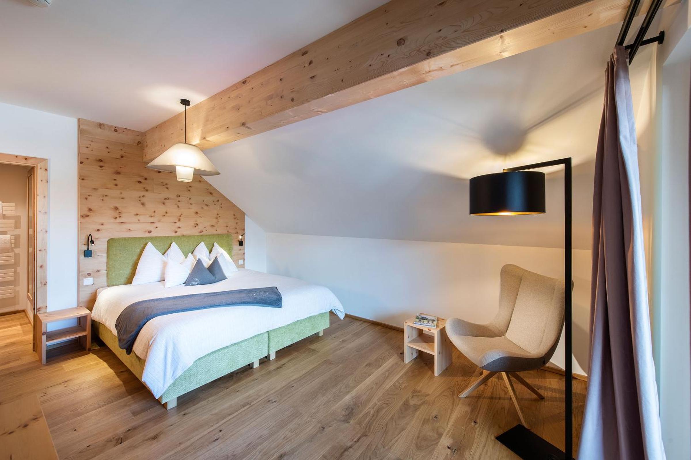 King Suite with Balcony photo 1
