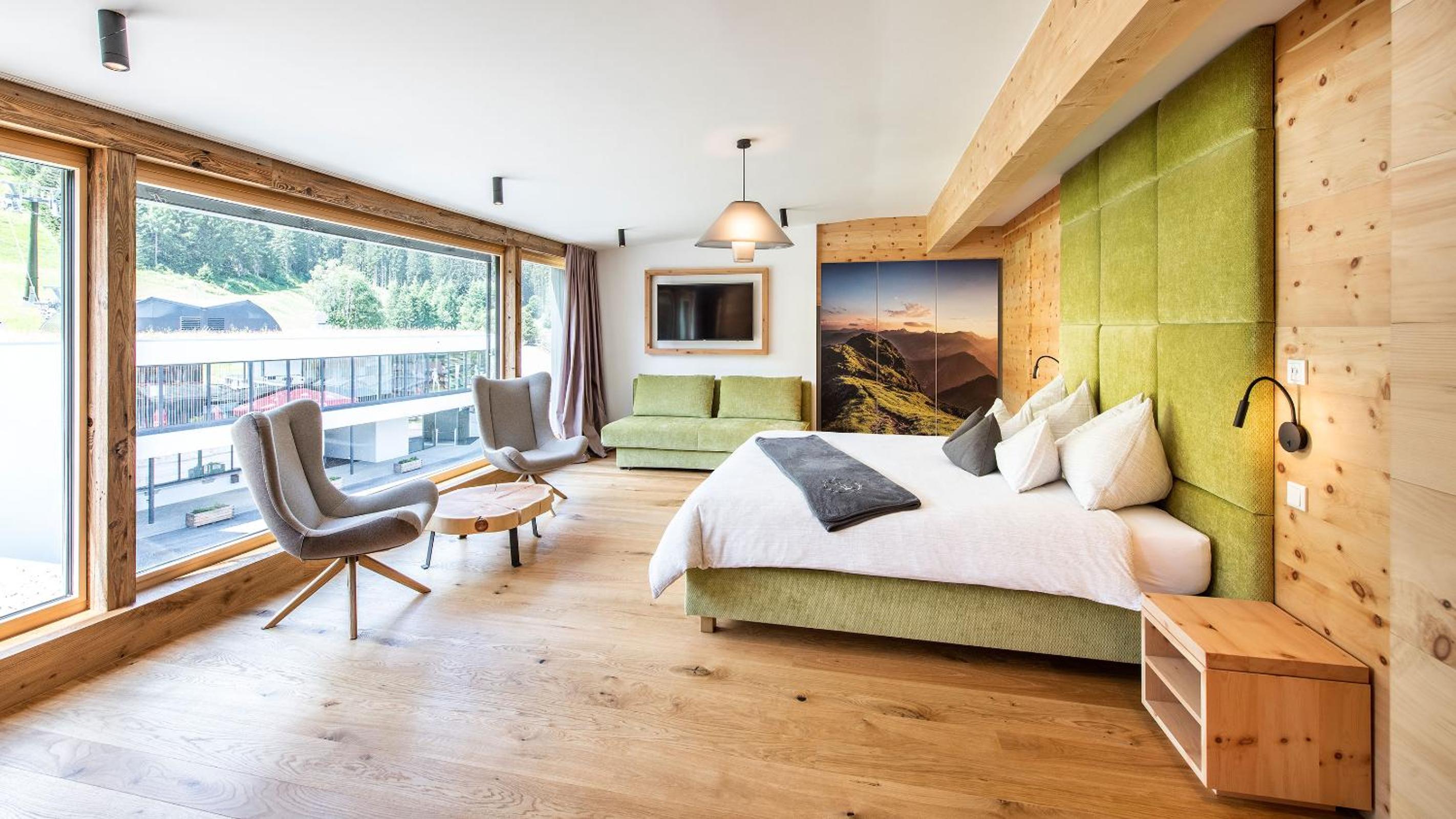 Suite with Mountain View photo 1