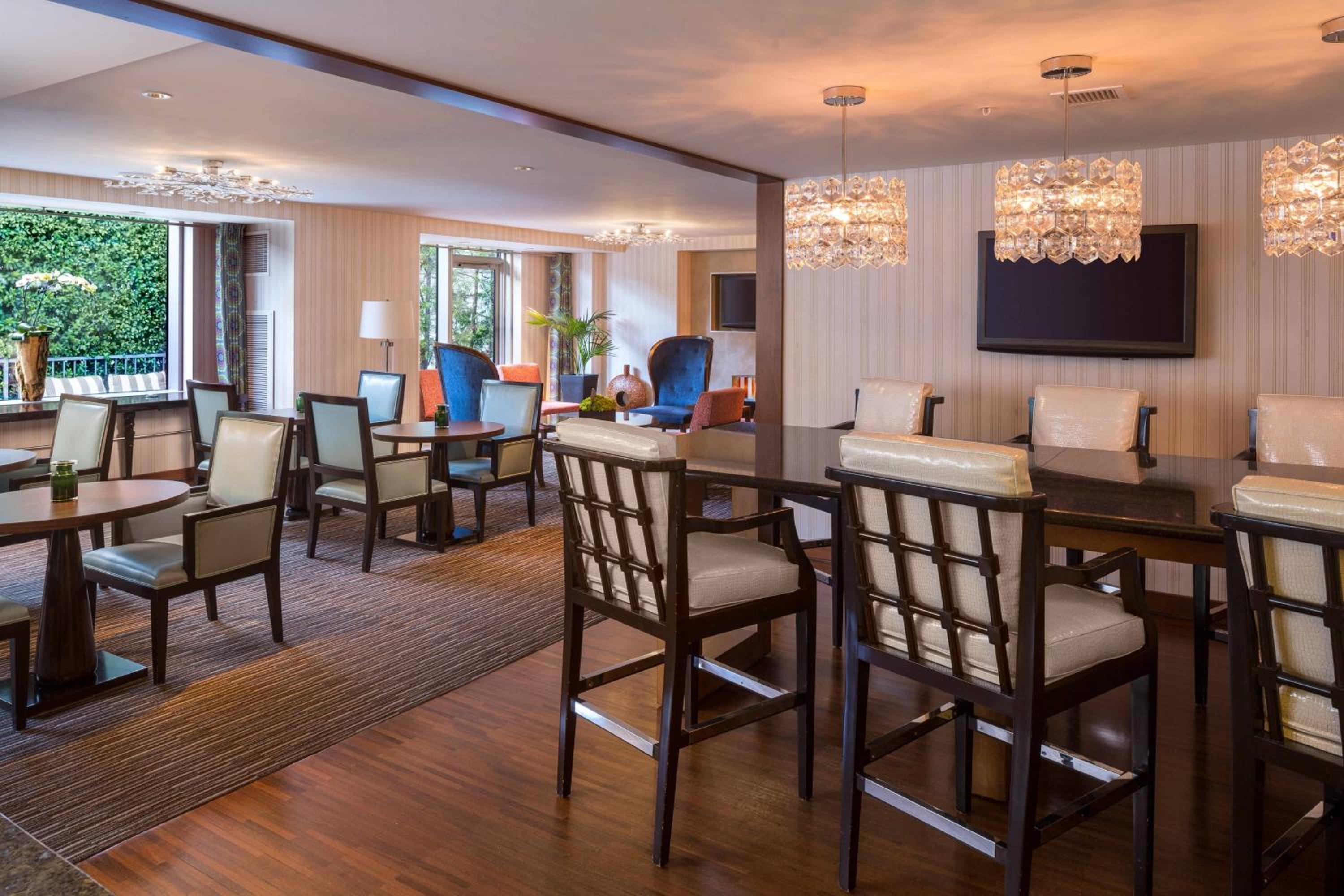 Executive Lounge Access King thumbnail 5