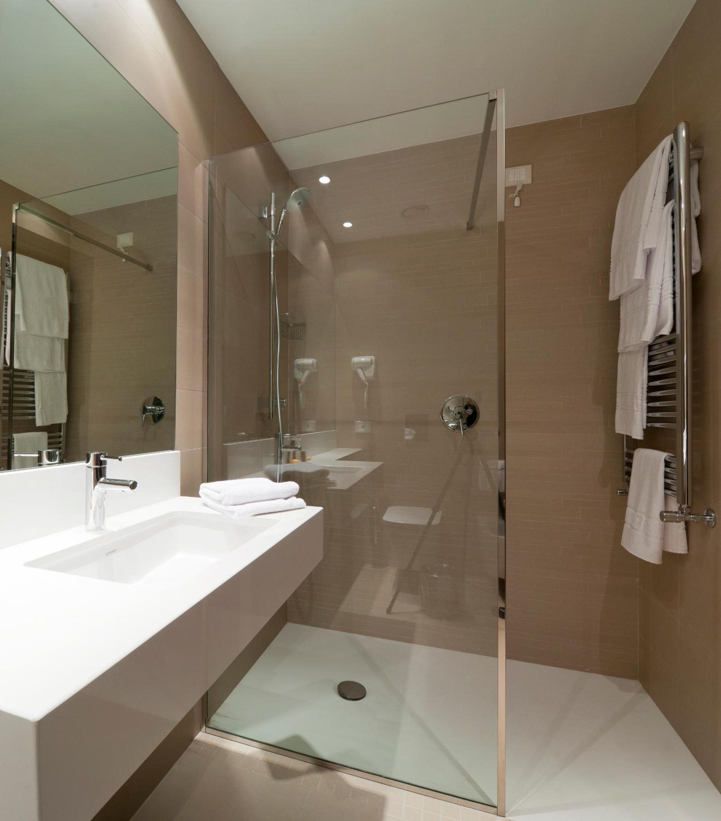 Double Room - Photo 5