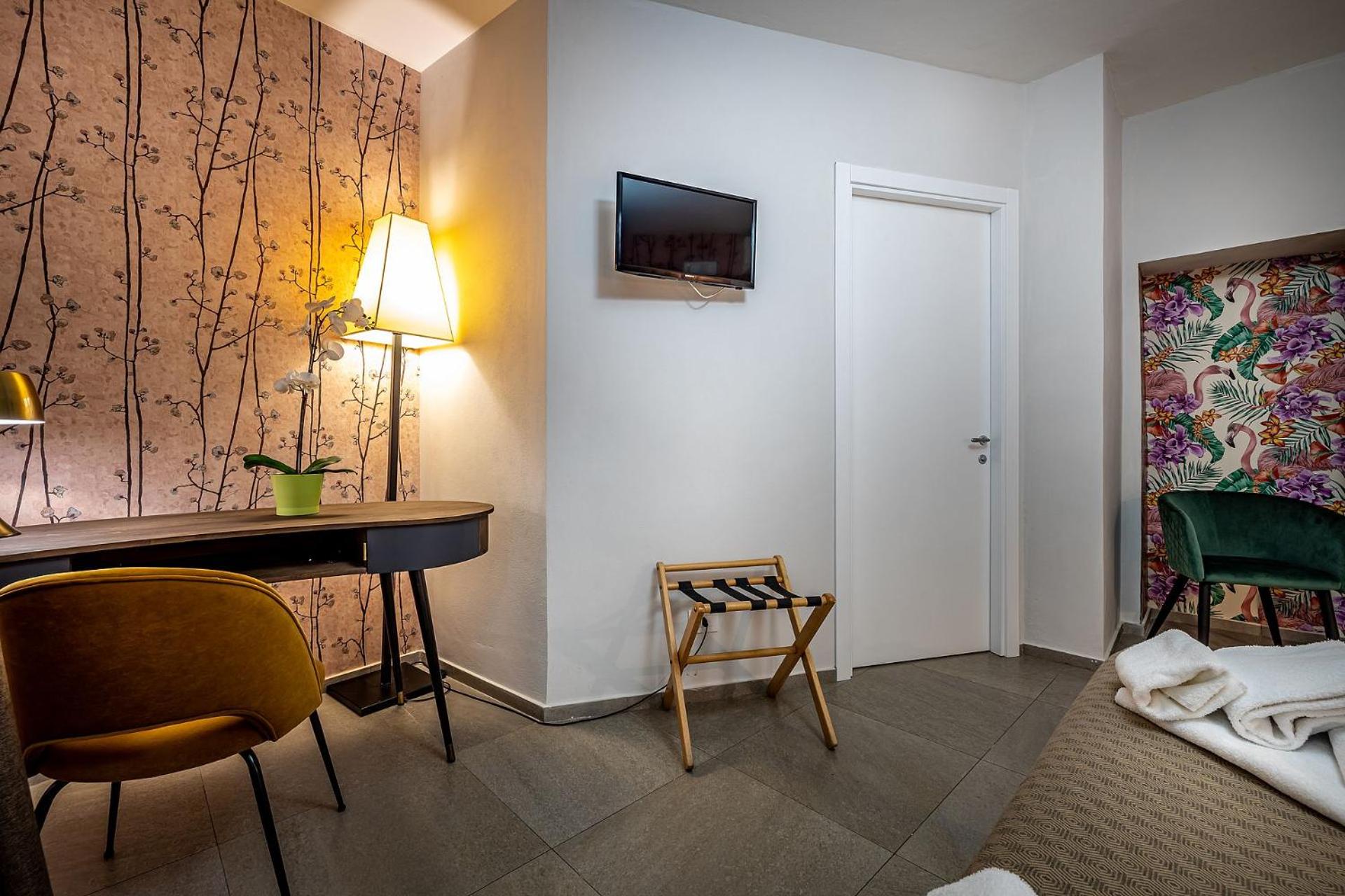 Standard Double or Twin Room photo 3
