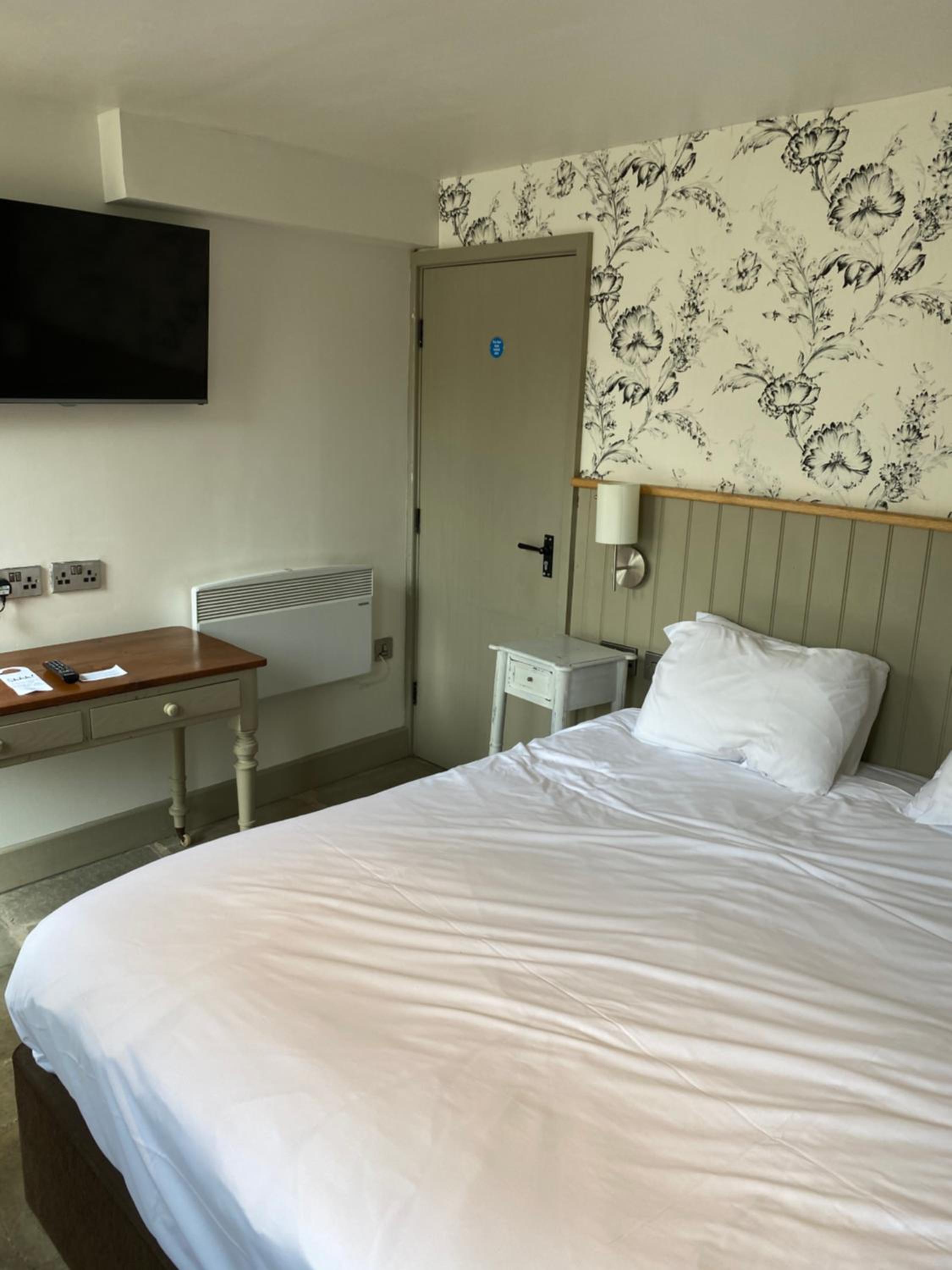 Double Room - Photo 5